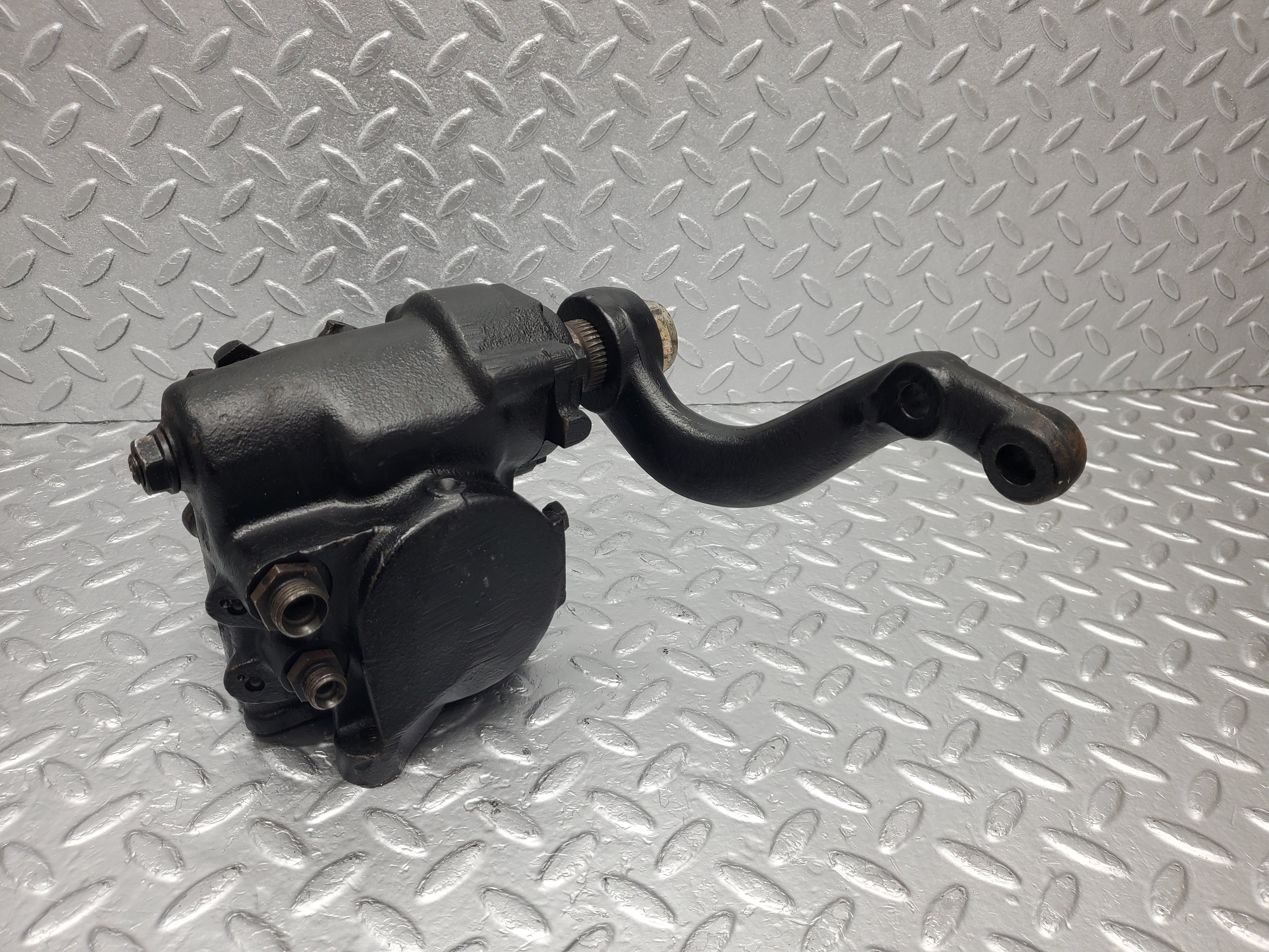 2041 Mercedes-Benz C107 350SLC Coupe Steering Box Steering Rack 1074610601