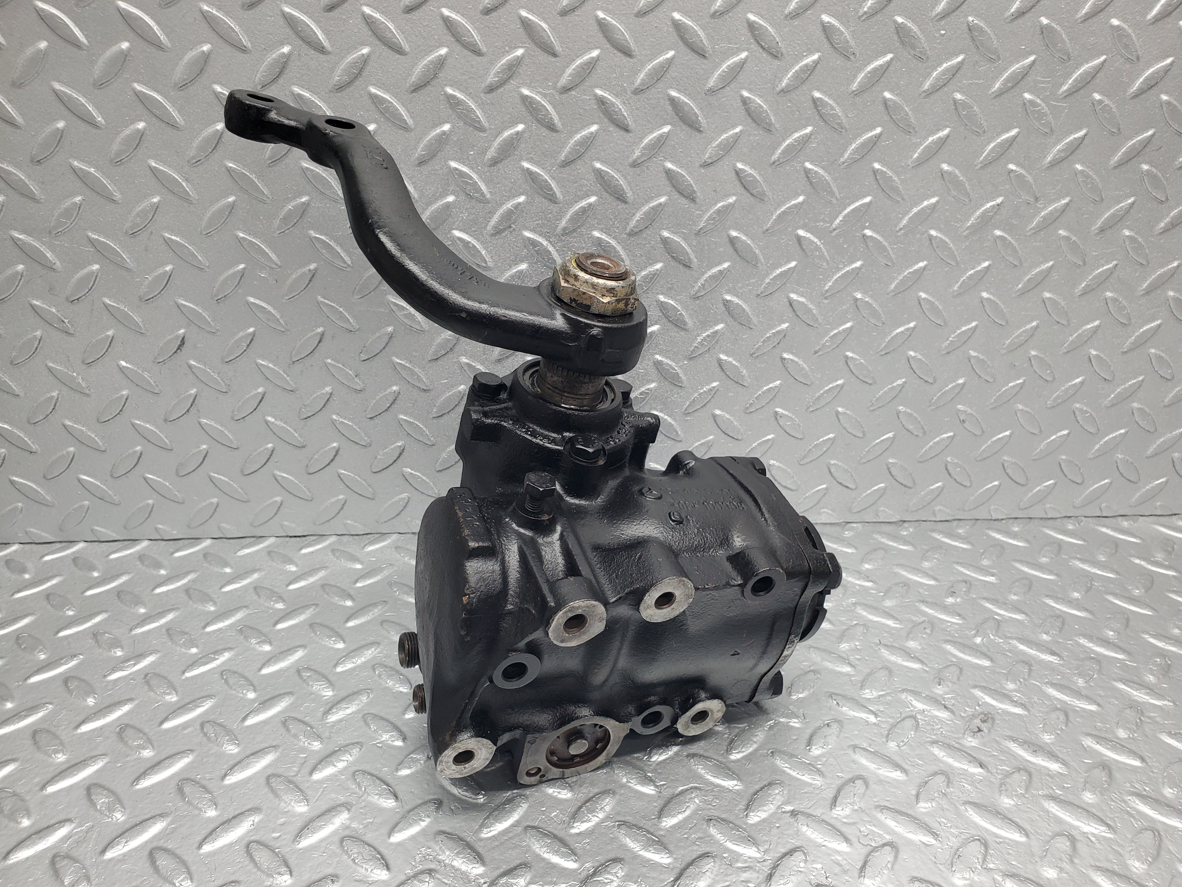 2041 Mercedes-Benz C107 350SLC Coupe Steering Box Steering Rack 1074610601