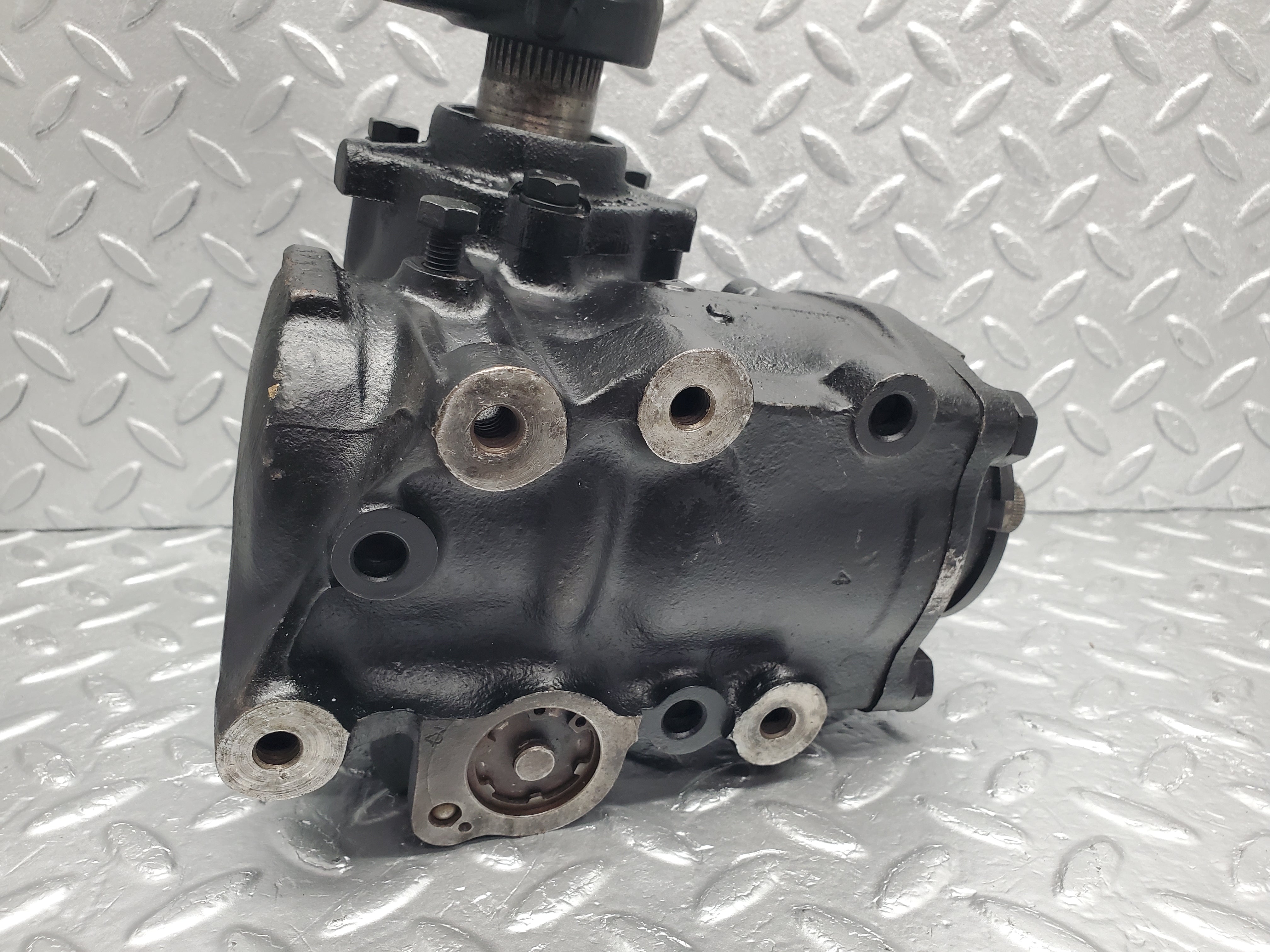 2041 Mercedes-Benz C107 350SLC Coupe Steering Box Steering Rack 1074610601