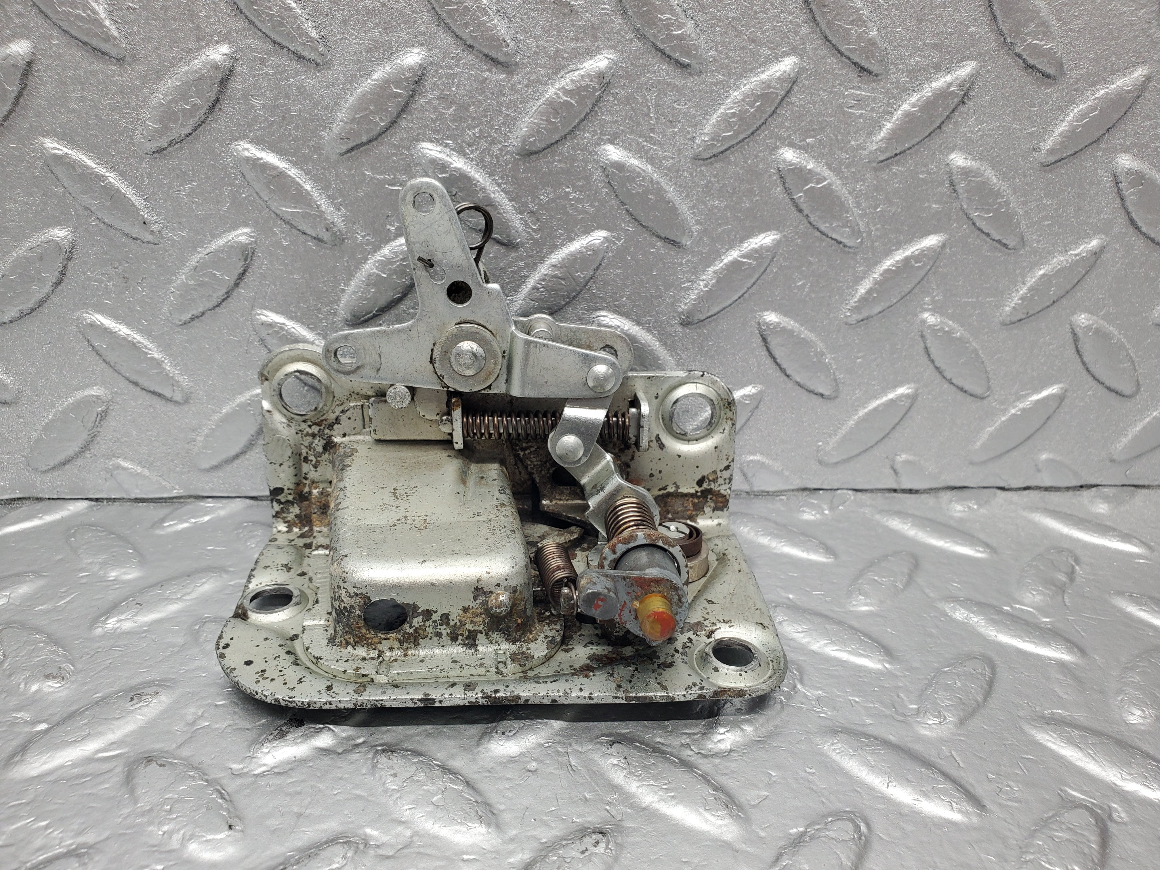 2054 Mercedes-Benz W105 219 Ponton Door Lock Rear Right BOMORO