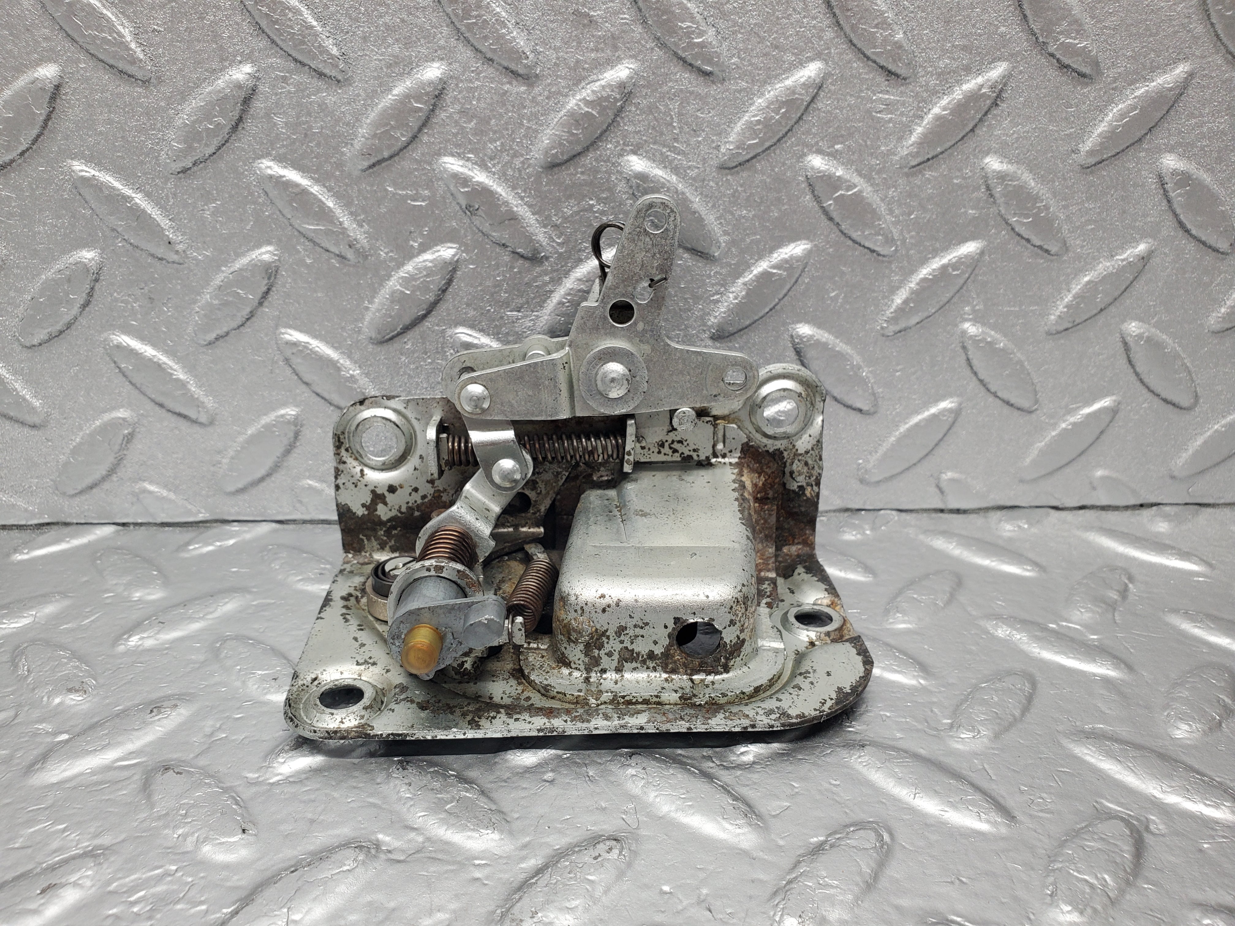 2055 Mercedes-Benz W105 219 Ponton Door Lock Rear Left BOMORO