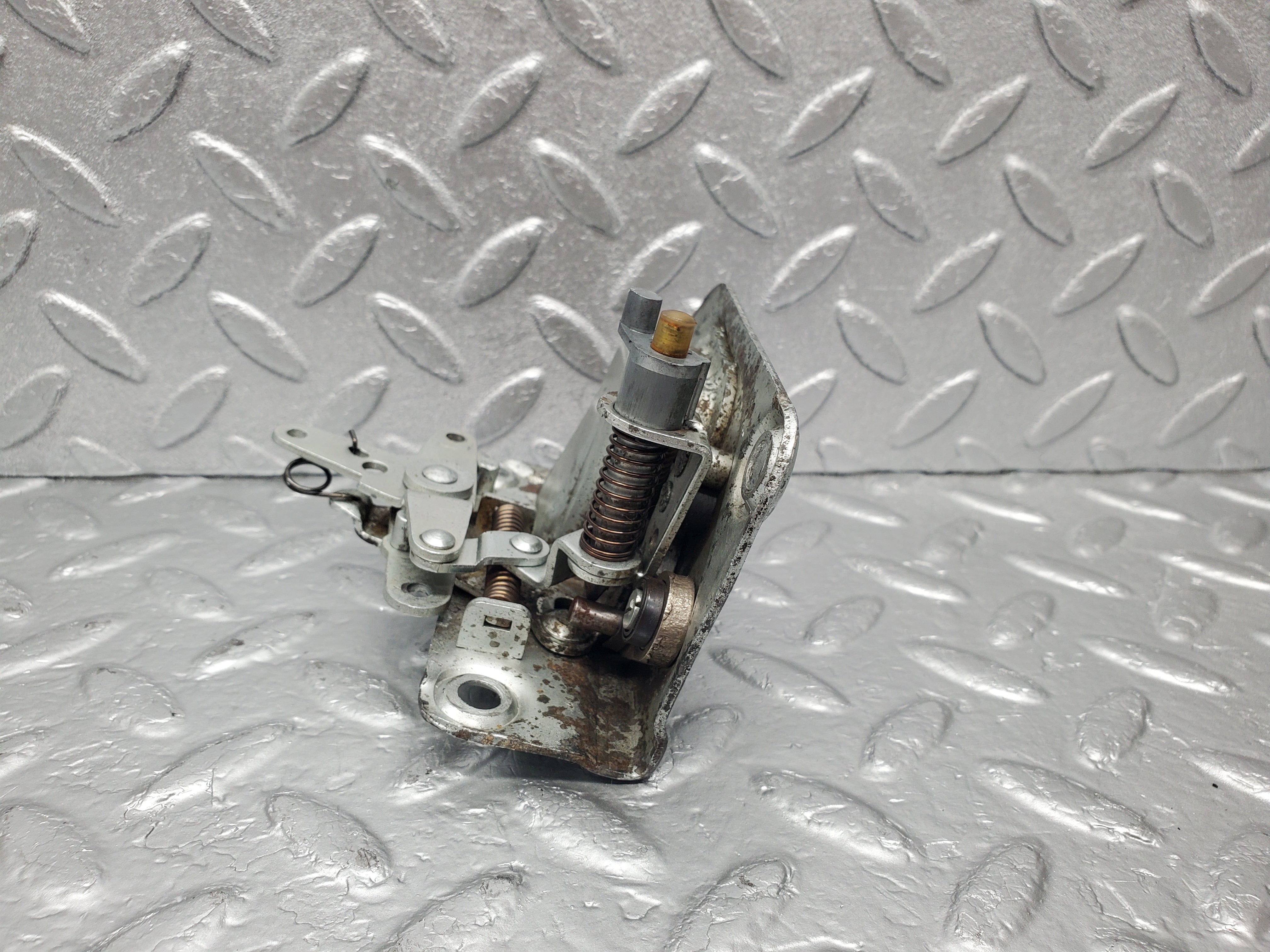 2055 Mercedes-Benz W105 219 Ponton Door Lock Rear Left BOMORO