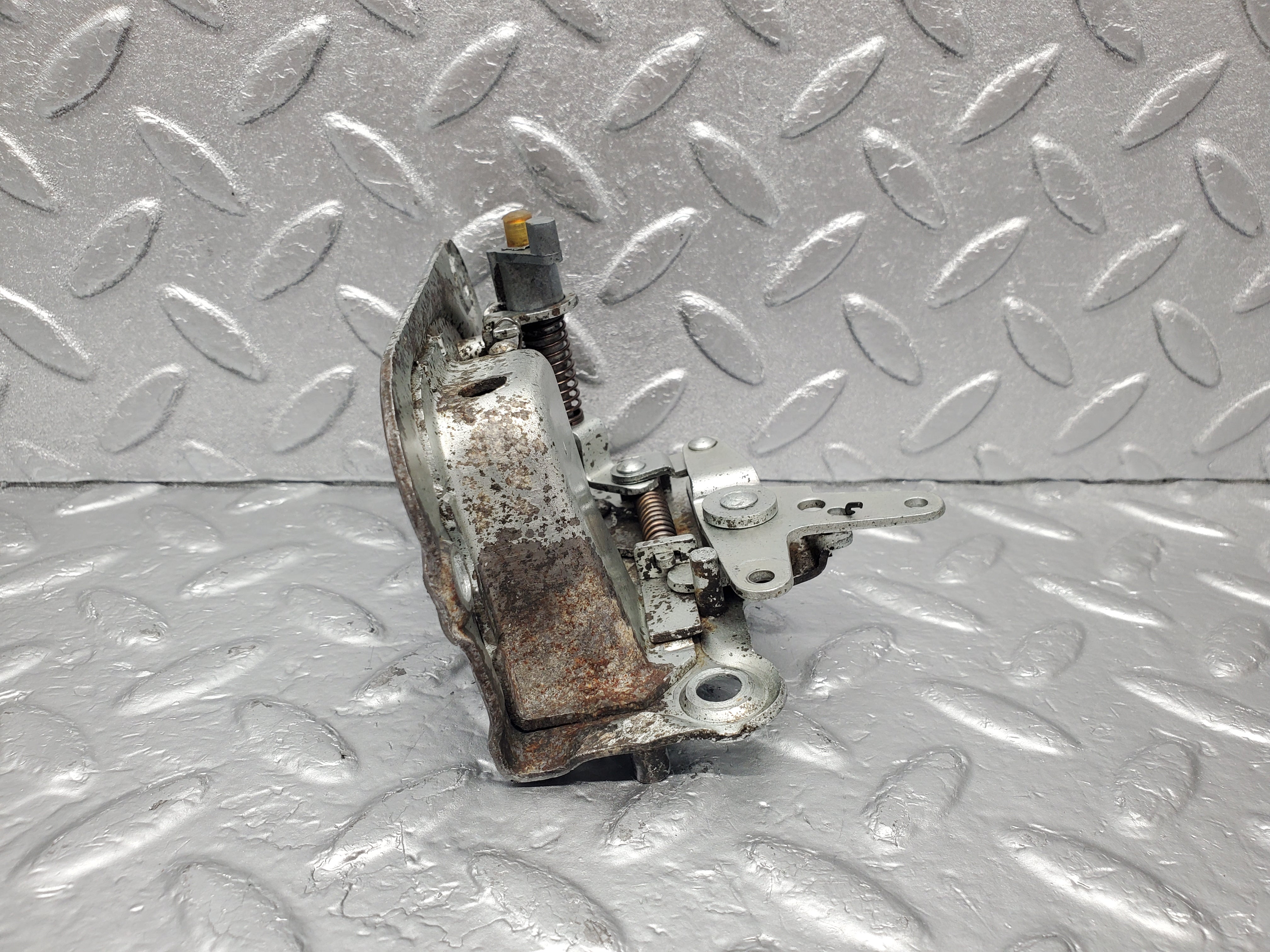 2055 Mercedes-Benz W105 219 Ponton Door Lock Rear Left BOMORO