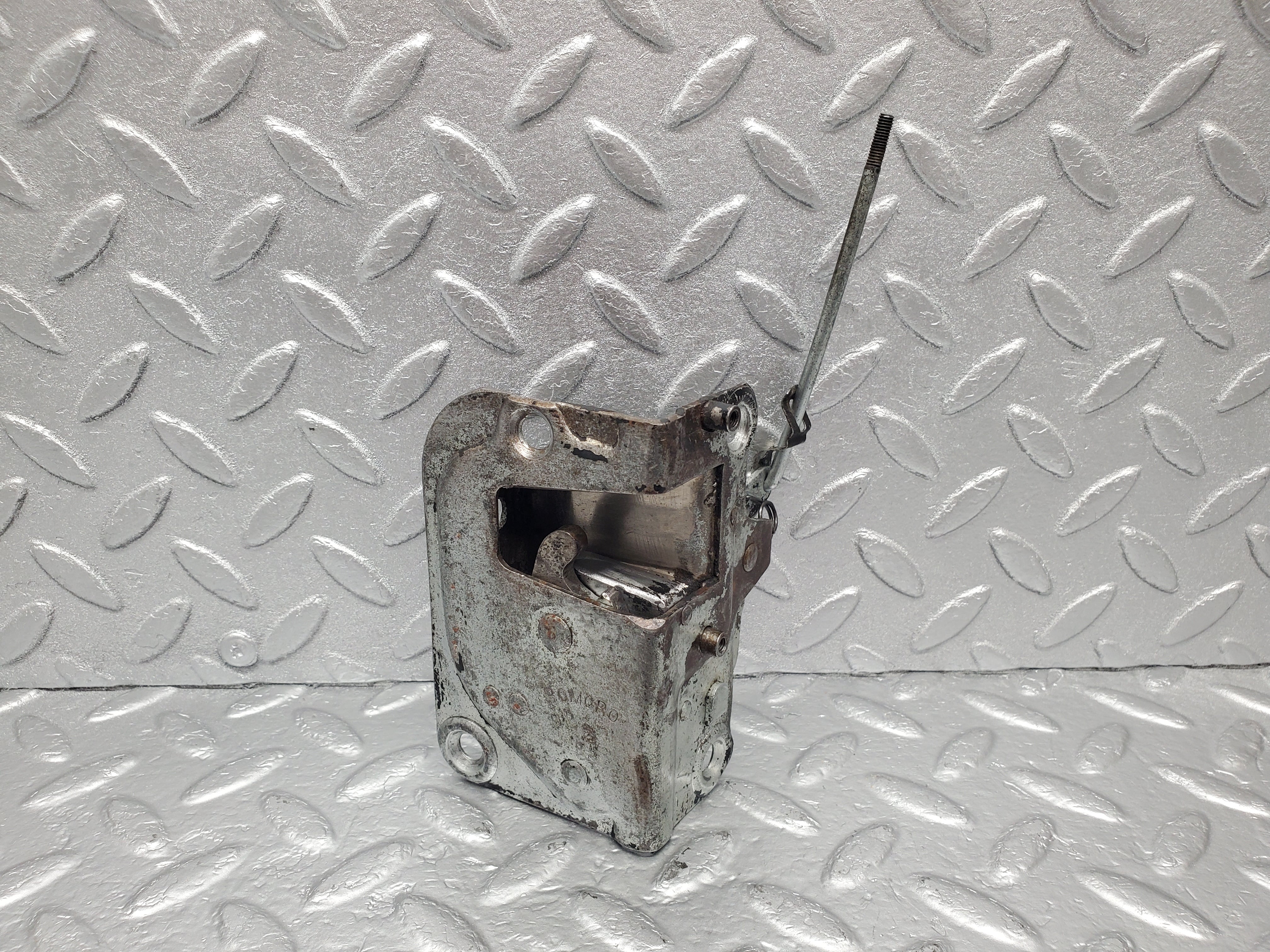 2056 Mercedes-Benz W105 219 Ponton Door Lock Front Left BOMORO