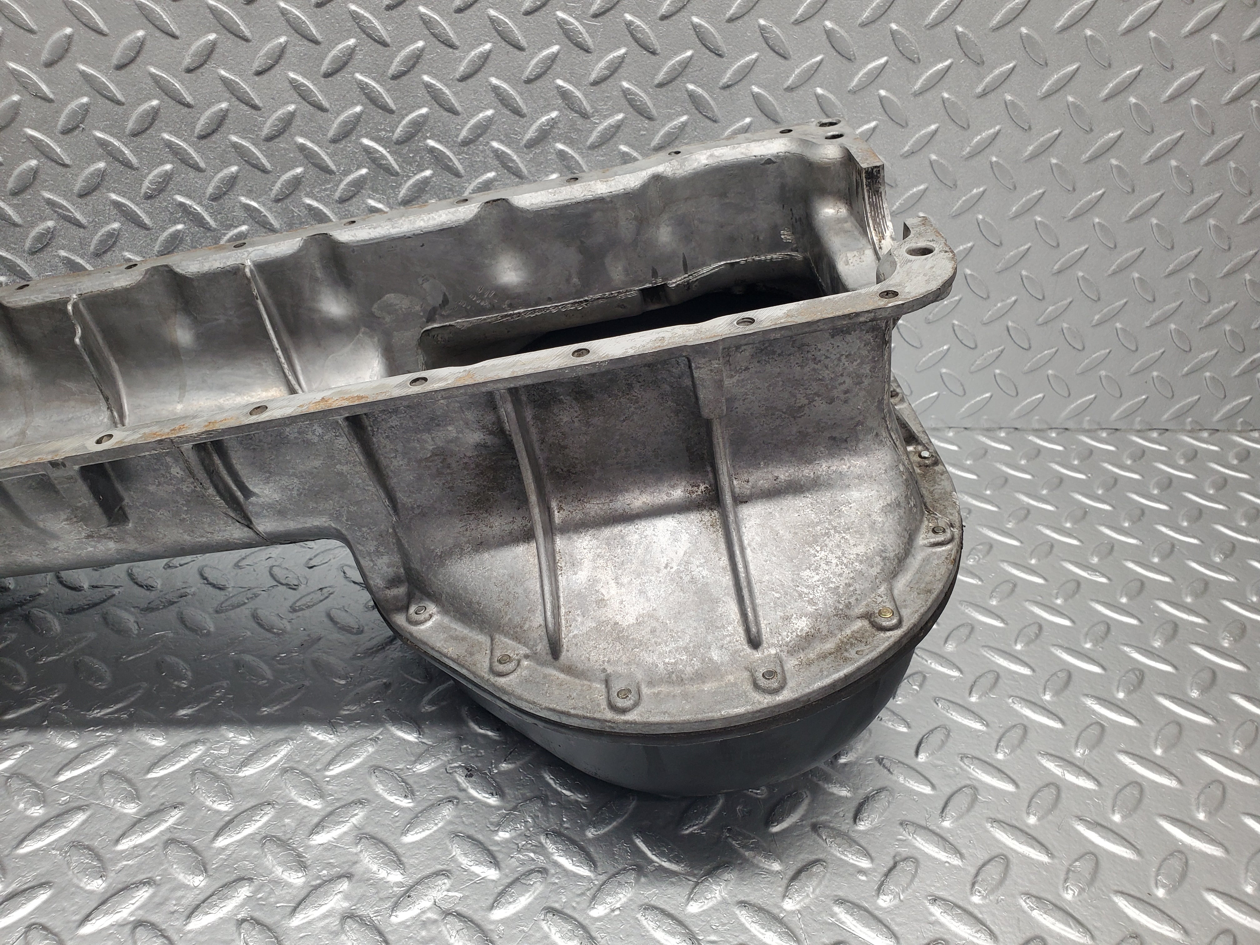 2037 Mercedes-Benz W108 280SE Oil Pan Oil Sump 1080140602