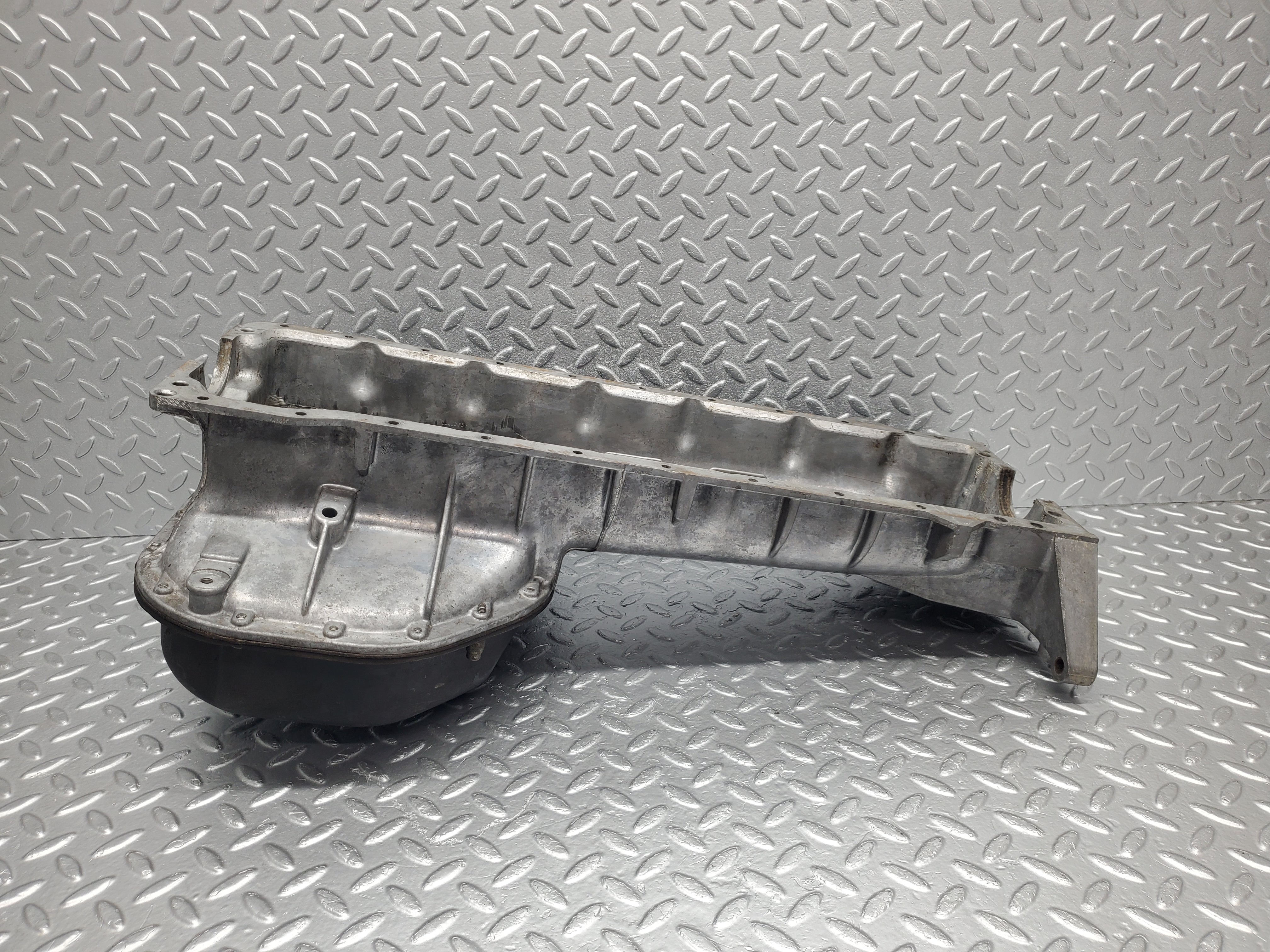 2037 Mercedes-Benz W108 280SE Oil Pan Oil Sump 1080140602