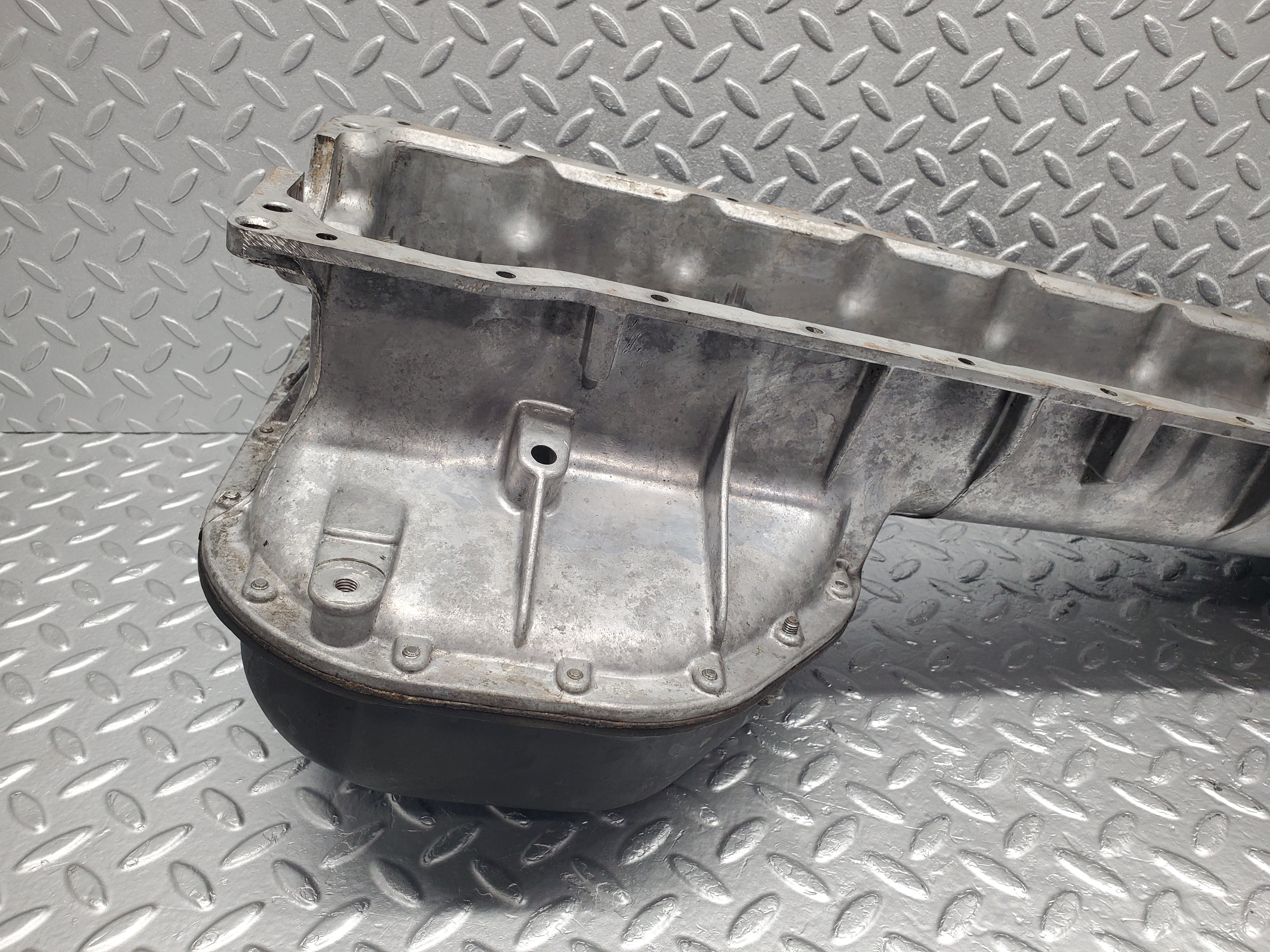 2037 Mercedes-Benz W108 280SE Oil Pan Oil Sump 1080140602