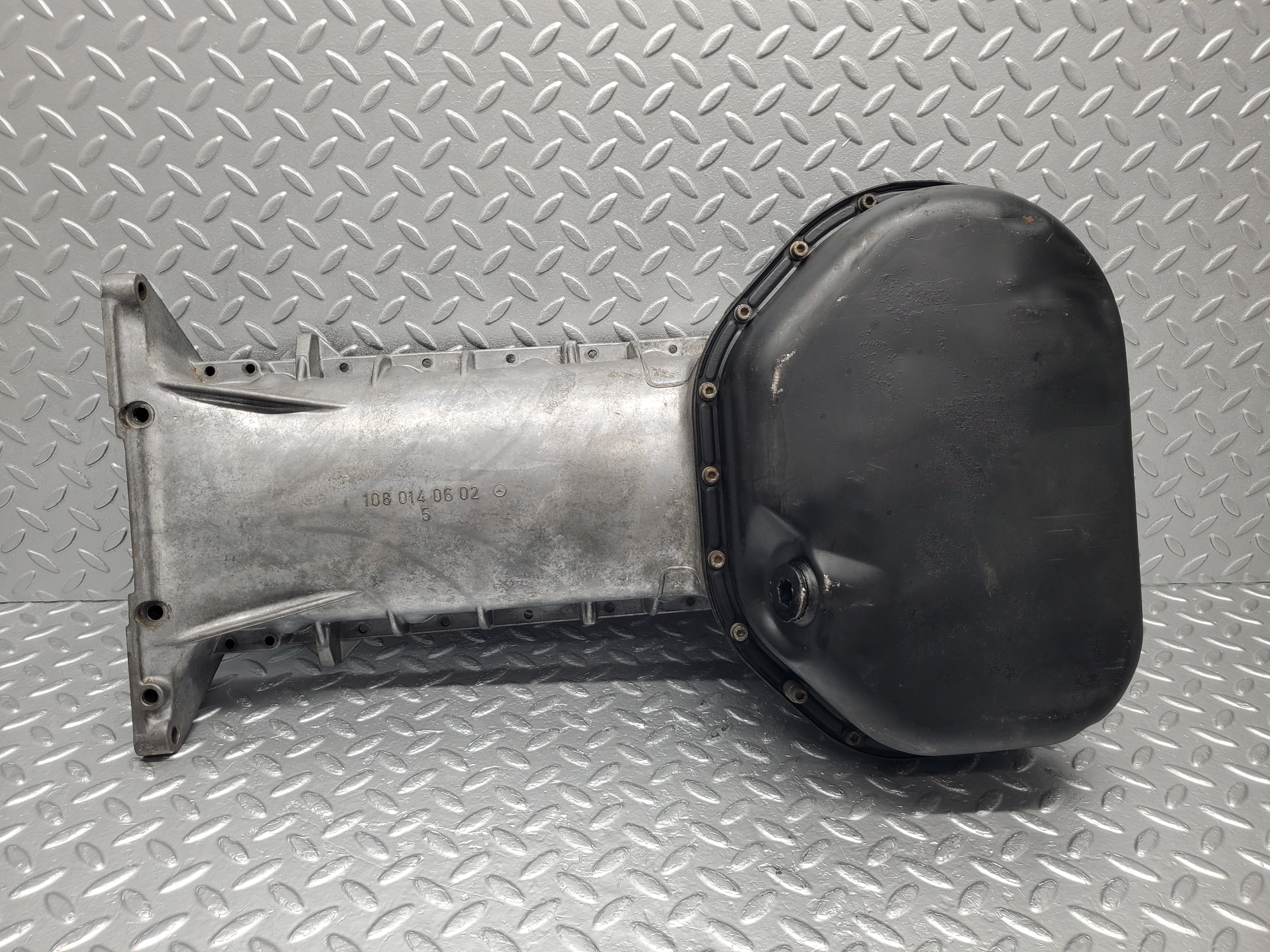 2037 Mercedes-Benz W108 280SE Oil Pan Oil Sump 1080140602