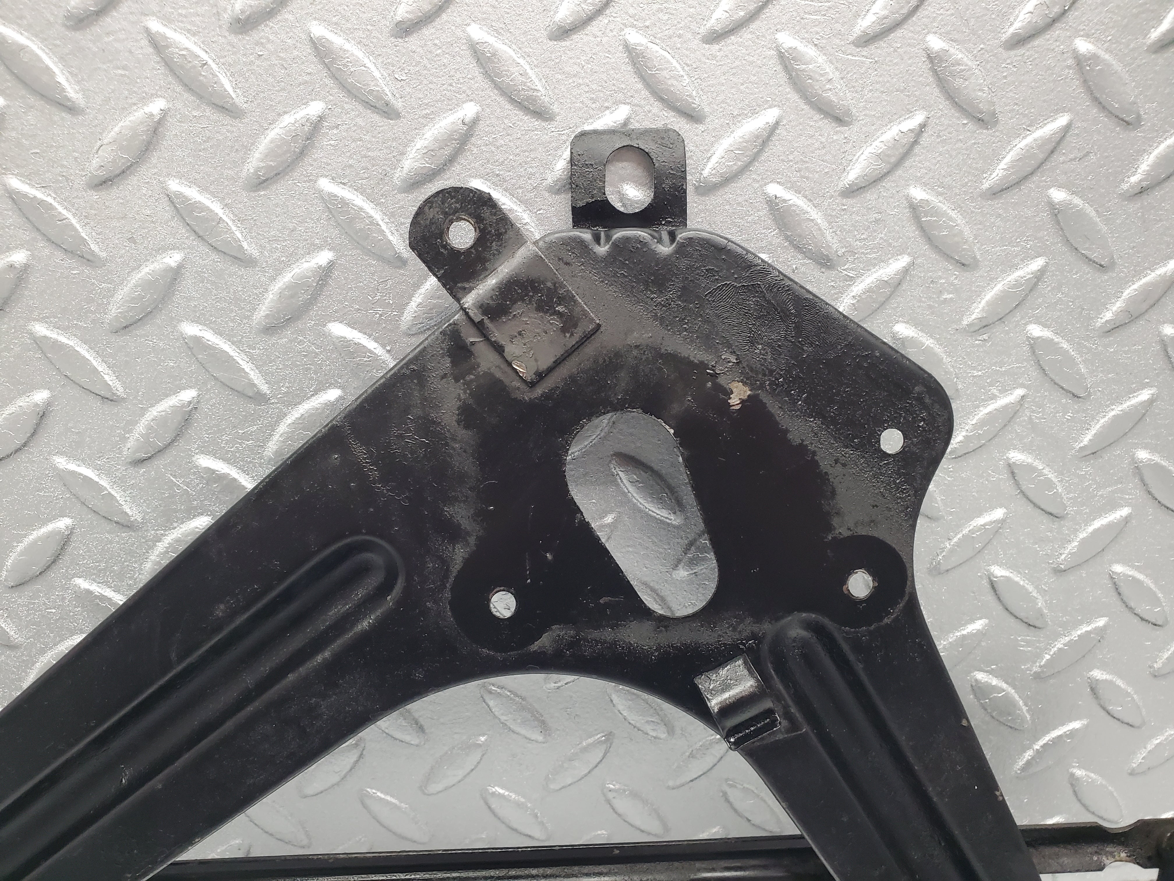 1994 Mercedes-Benz W105 219 Ponton Windscreen Wiper Linkage Mechanism