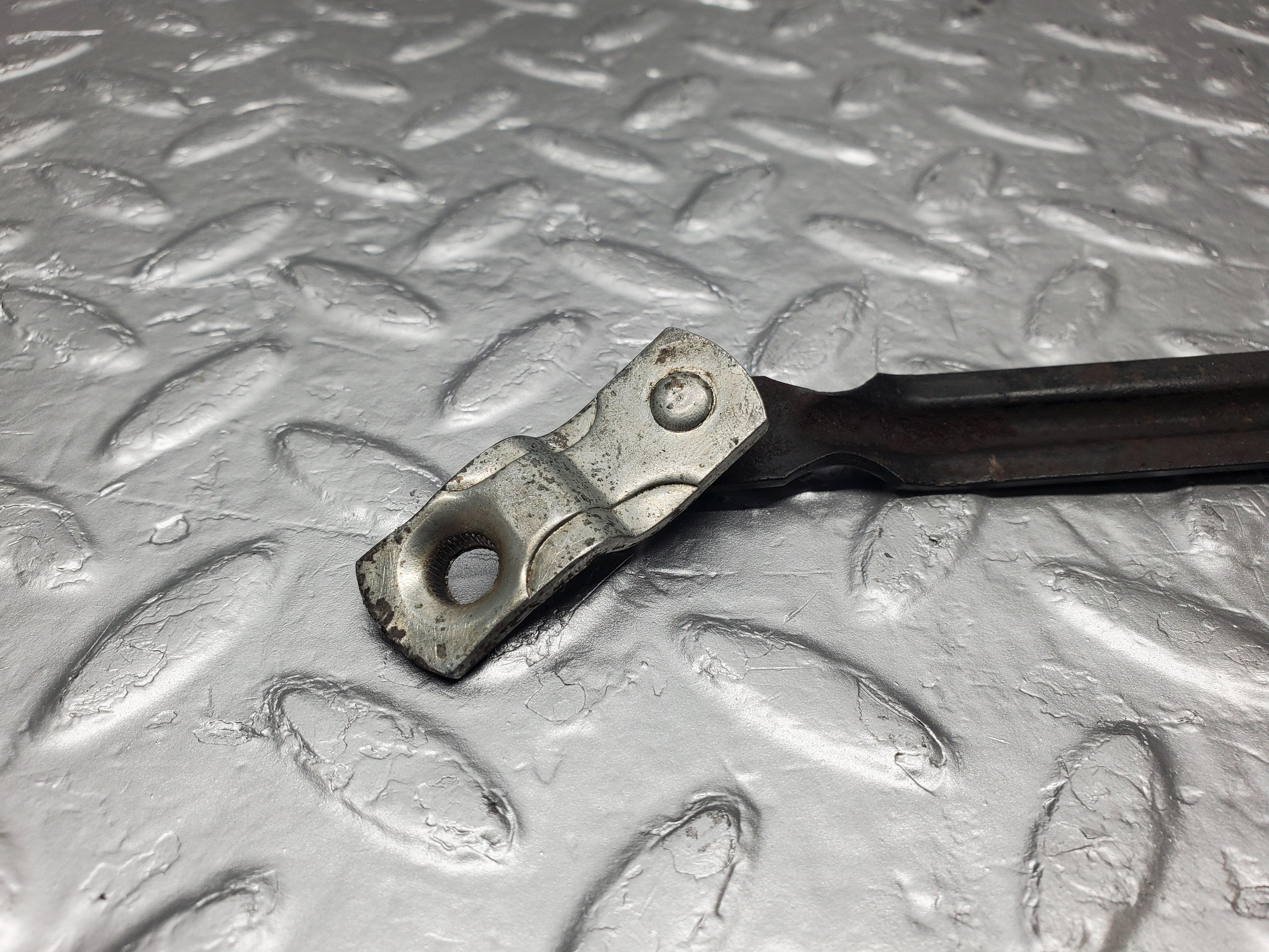 1994 Mercedes-Benz W105 219 Ponton Windscreen Wiper Linkage Mechanism