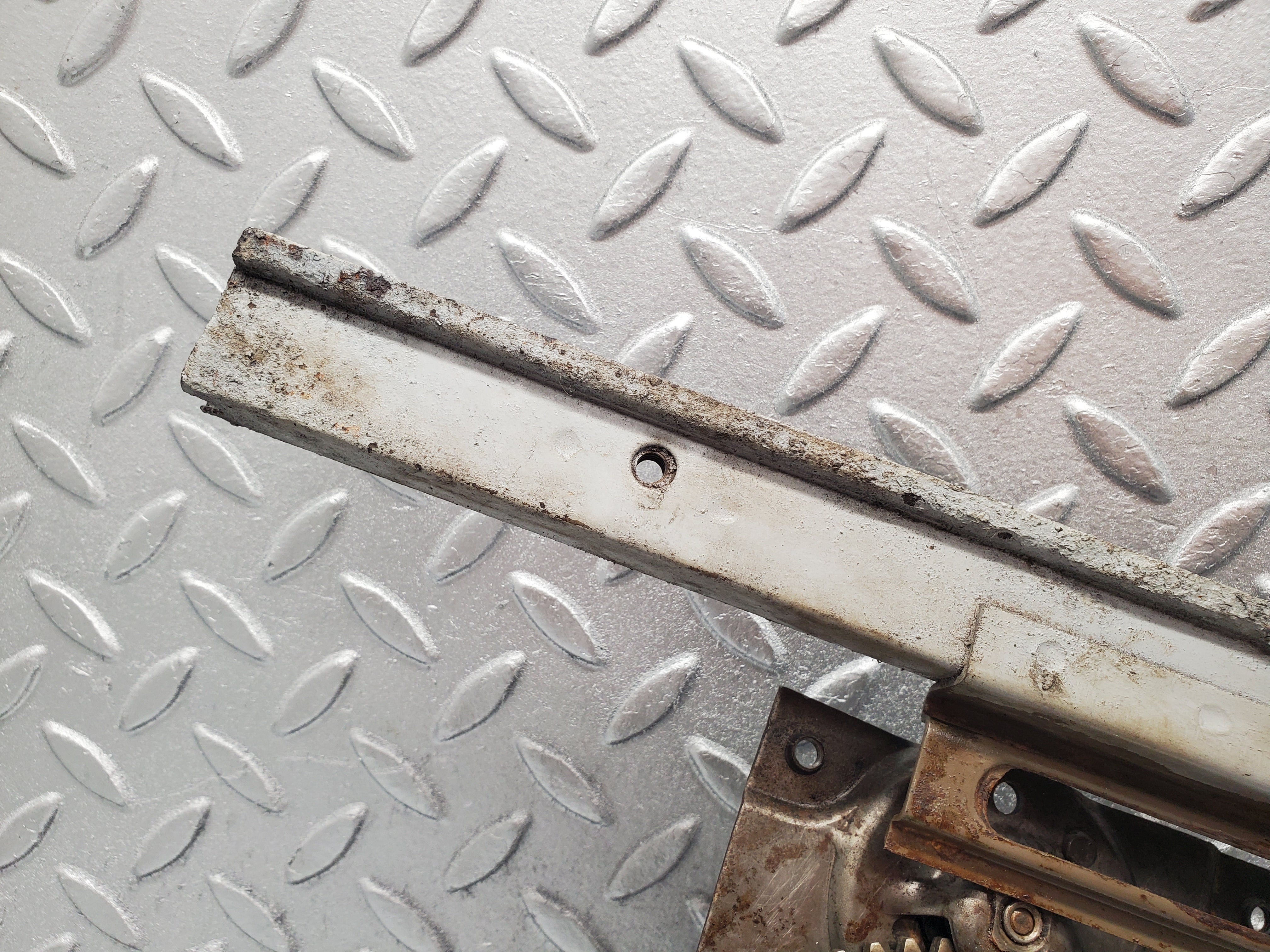 2050 Mercedes-Benz W105 219 Ponton Rear Left Manual Window Regulator