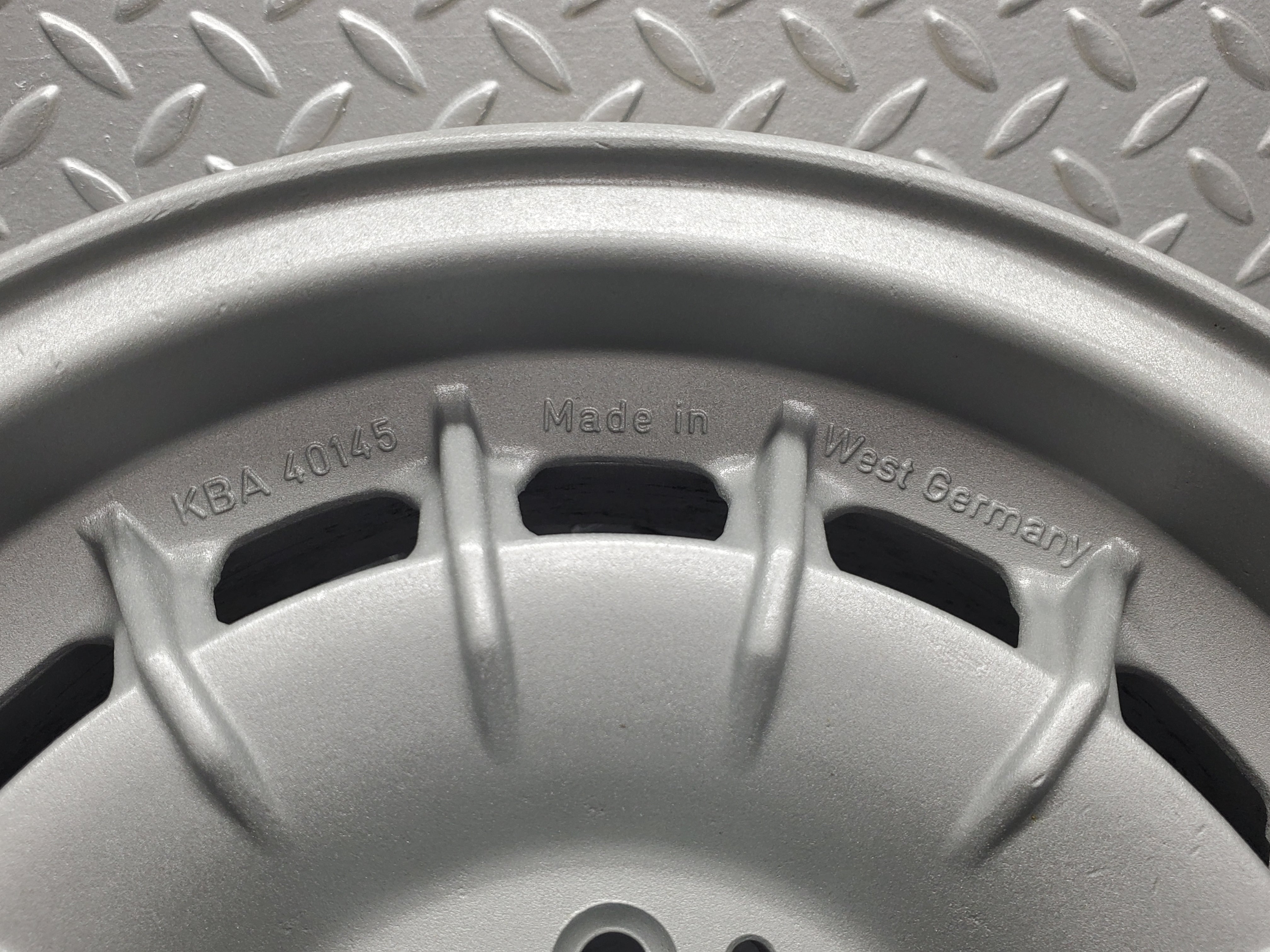 28193 Mercedes-Benz Alloy Wheel Set Mexican Hat Intra 6Jx14H2 ET30