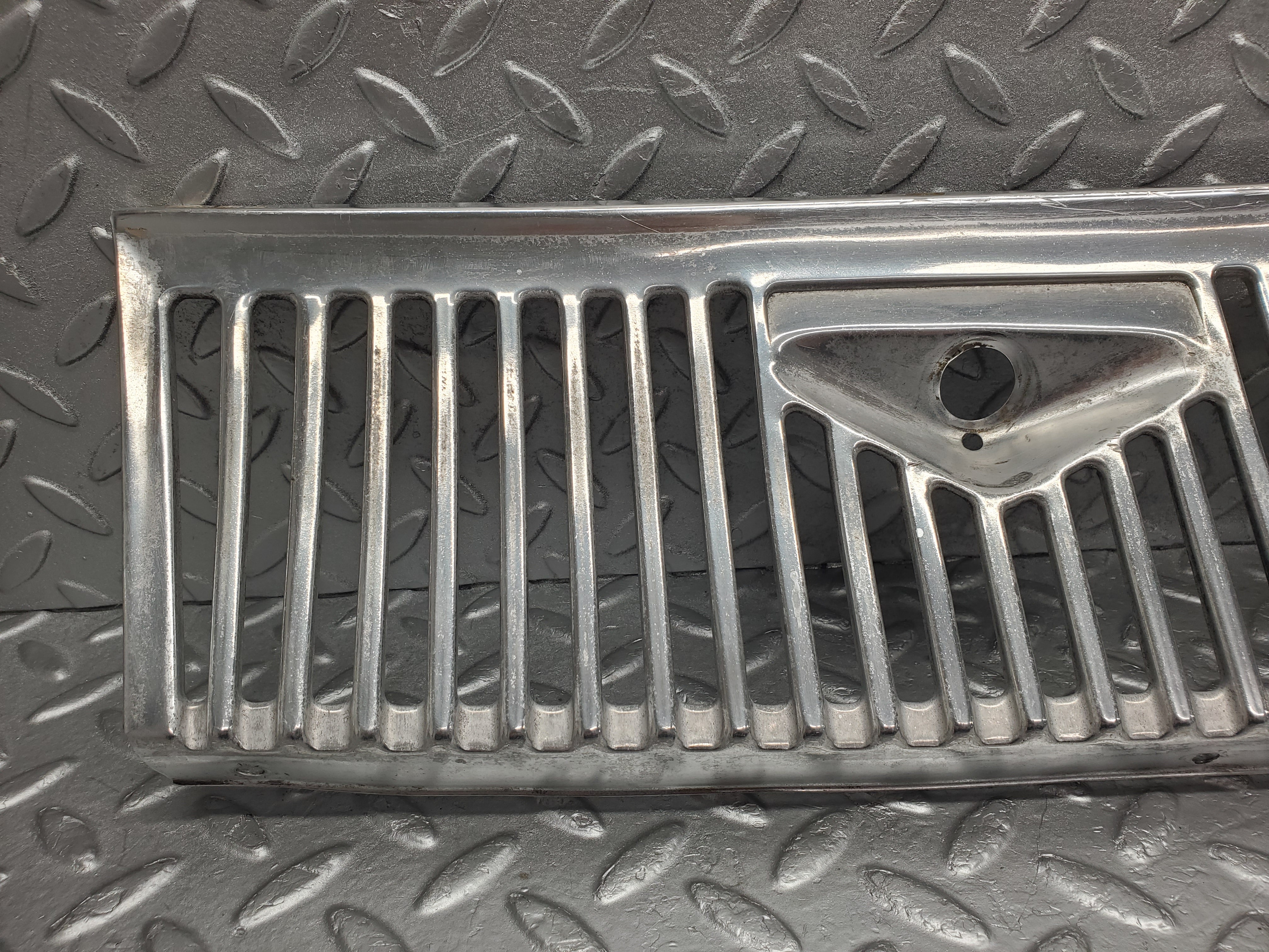 2115 Mercedes-Benz W116 350SE Chrome Air Vent Wiper Cover Grille