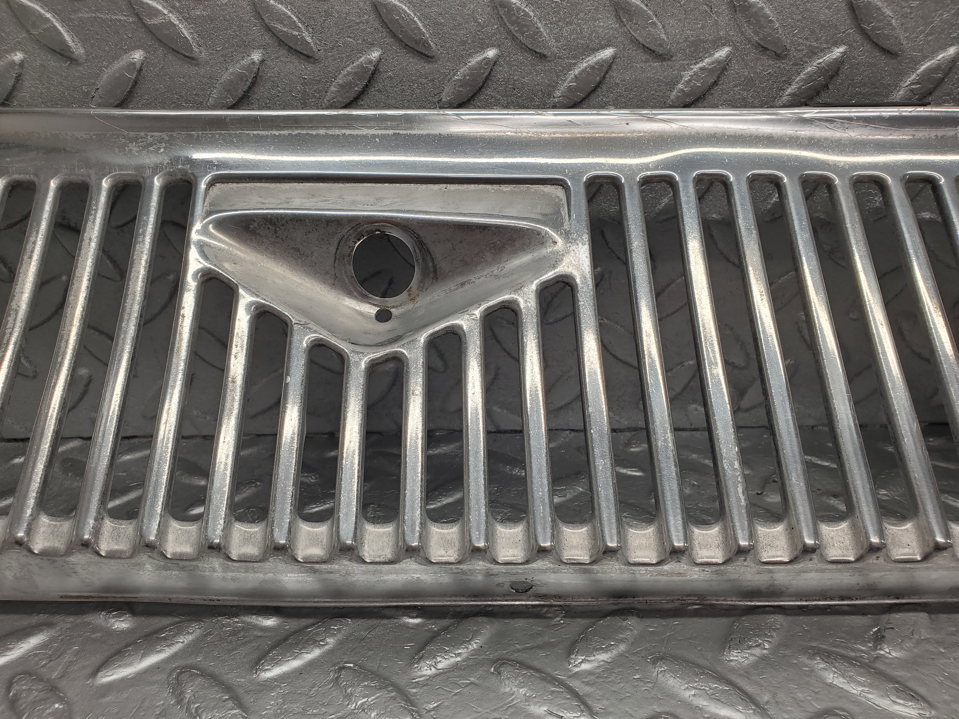 2115 Mercedes-Benz W116 350SE Chrome Air Vent Wiper Cover Grille