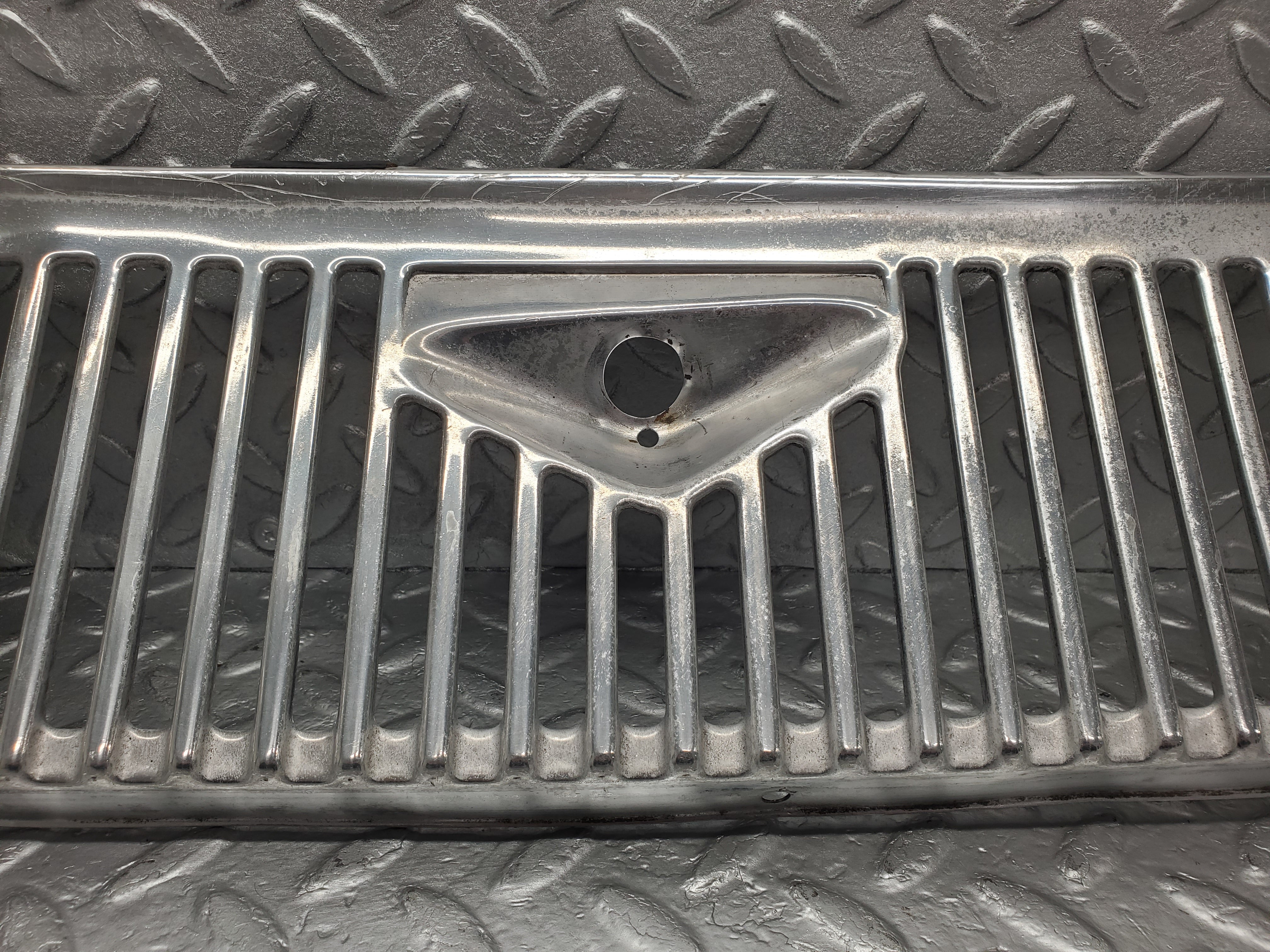 2115 Mercedes-Benz W116 350SE Chrome Air Vent Wiper Cover Grille