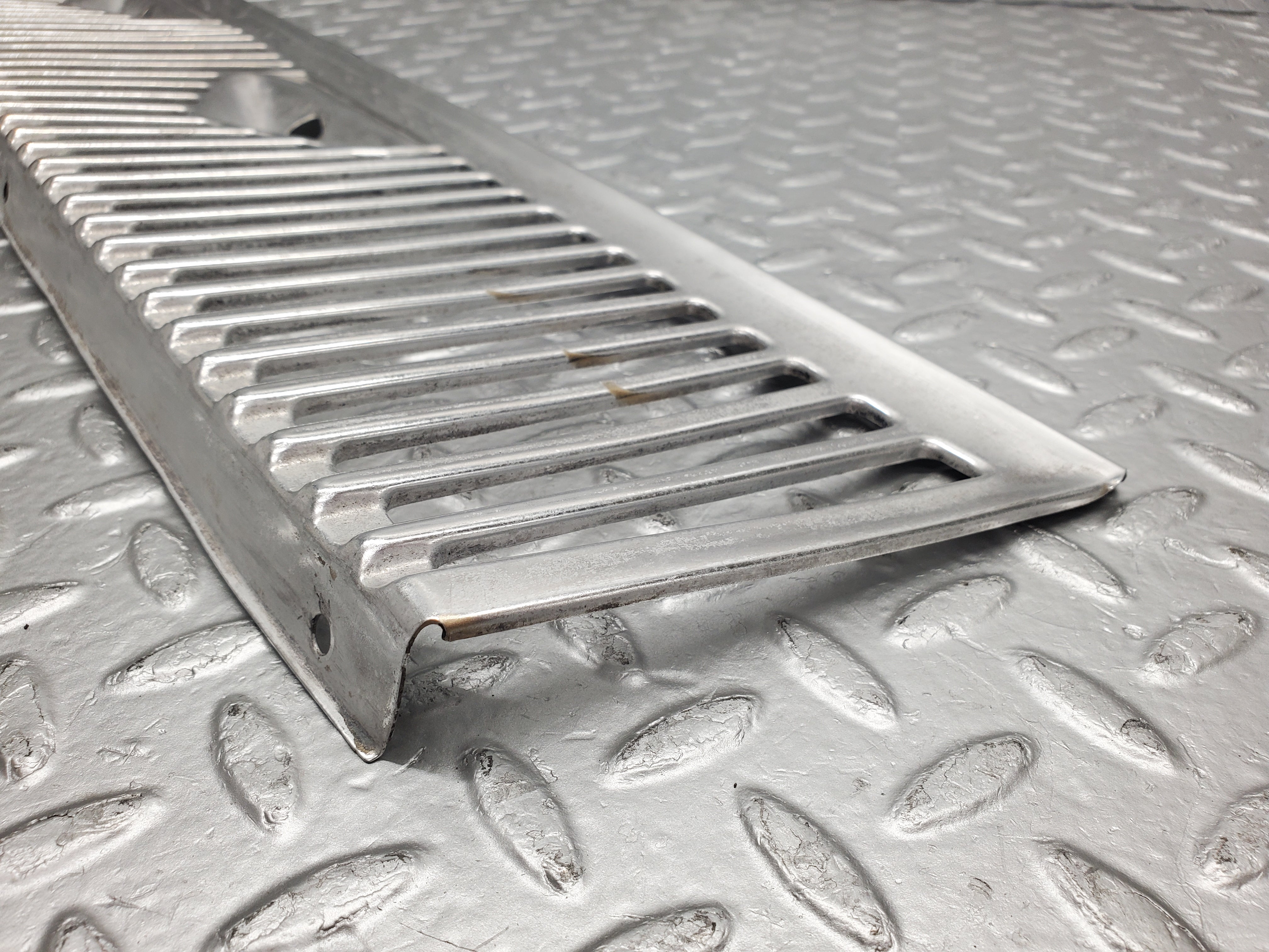 2115 Mercedes-Benz W116 350SE Chrome Air Vent Wiper Cover Grille