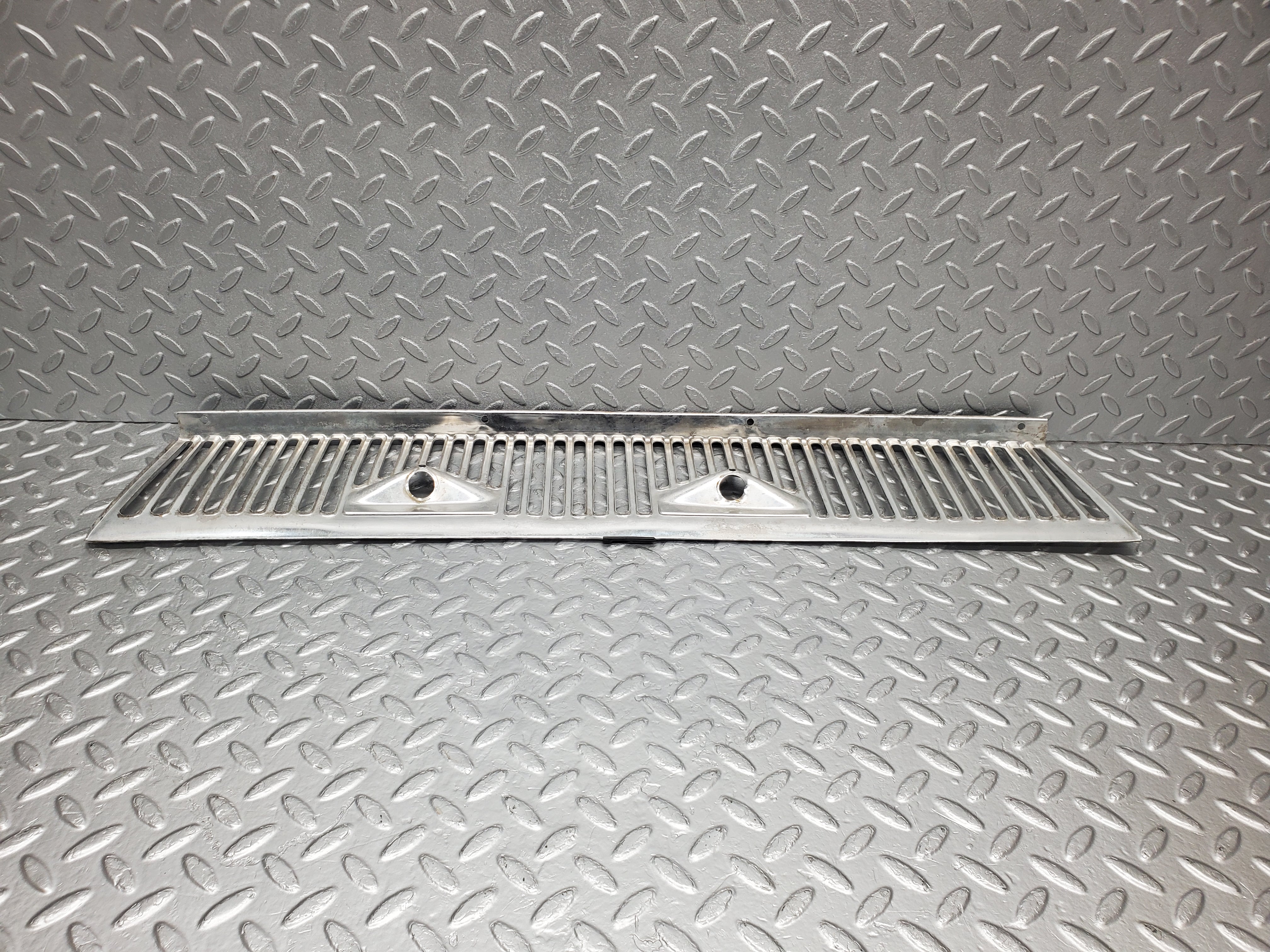 2115 Mercedes-Benz W116 350SE Chrome Air Vent Wiper Cover Grille