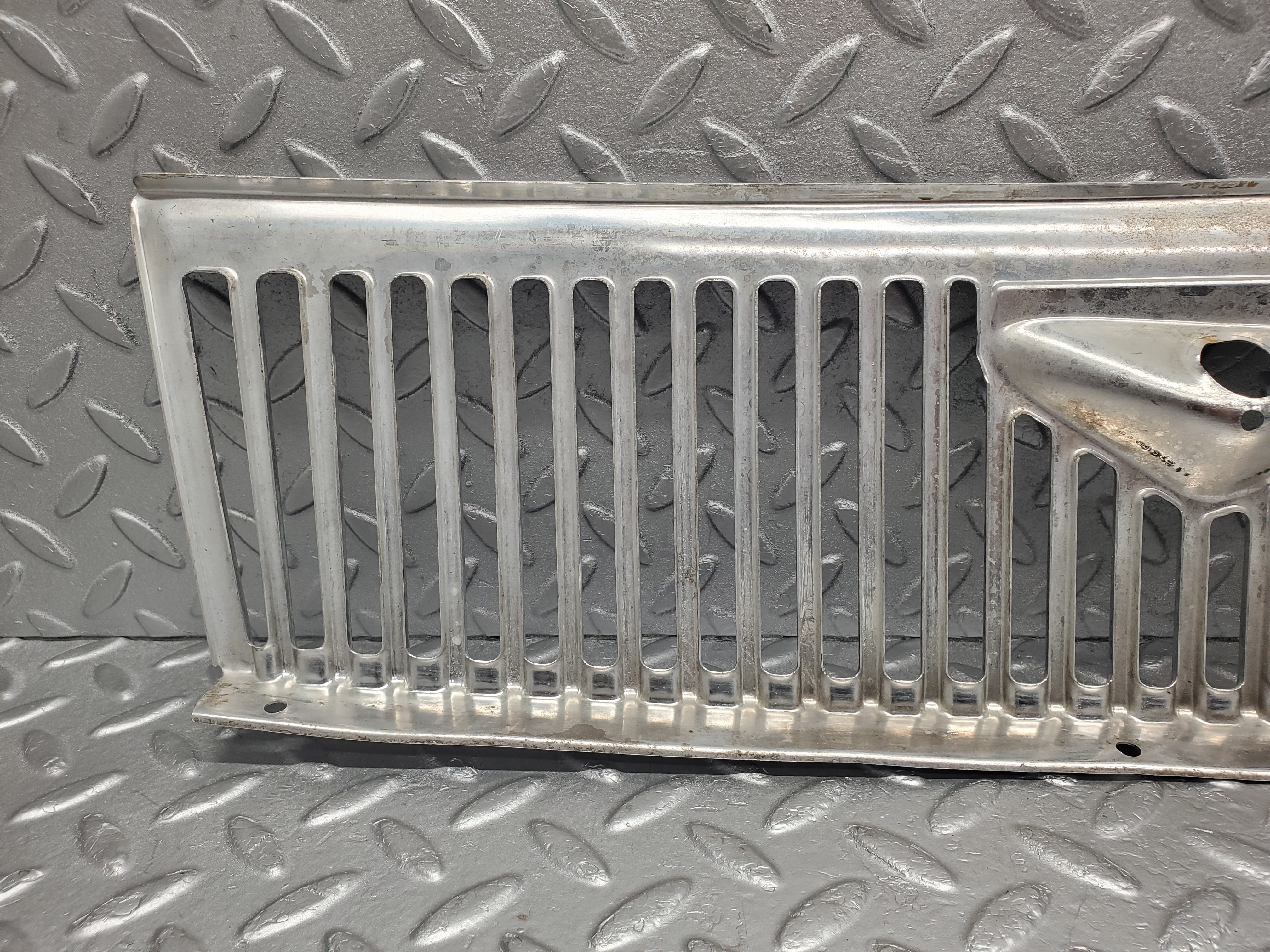 2115 Mercedes-Benz W116 350SE Chrome Air Vent Wiper Cover Grille
