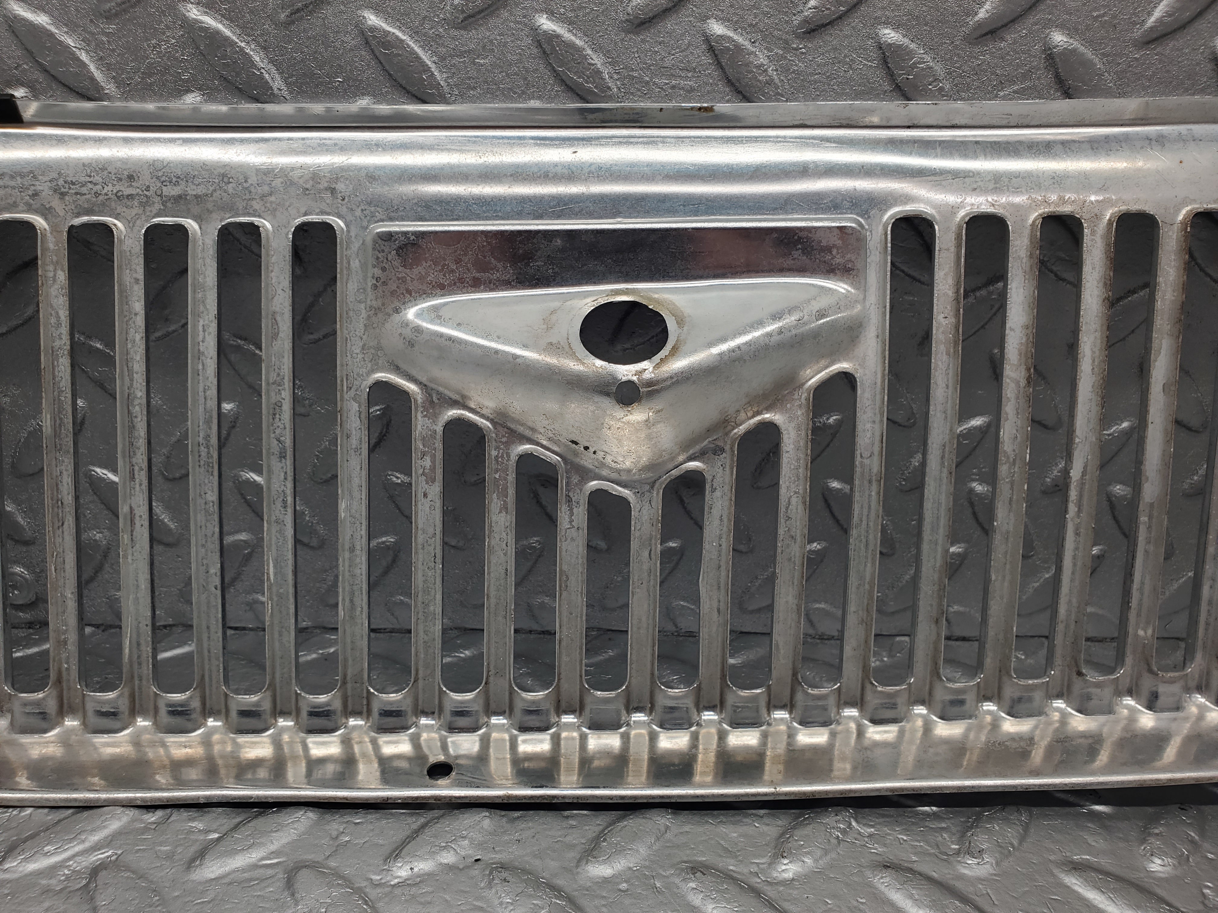 2115 Mercedes-Benz W116 350SE Chrome Air Vent Wiper Cover Grille