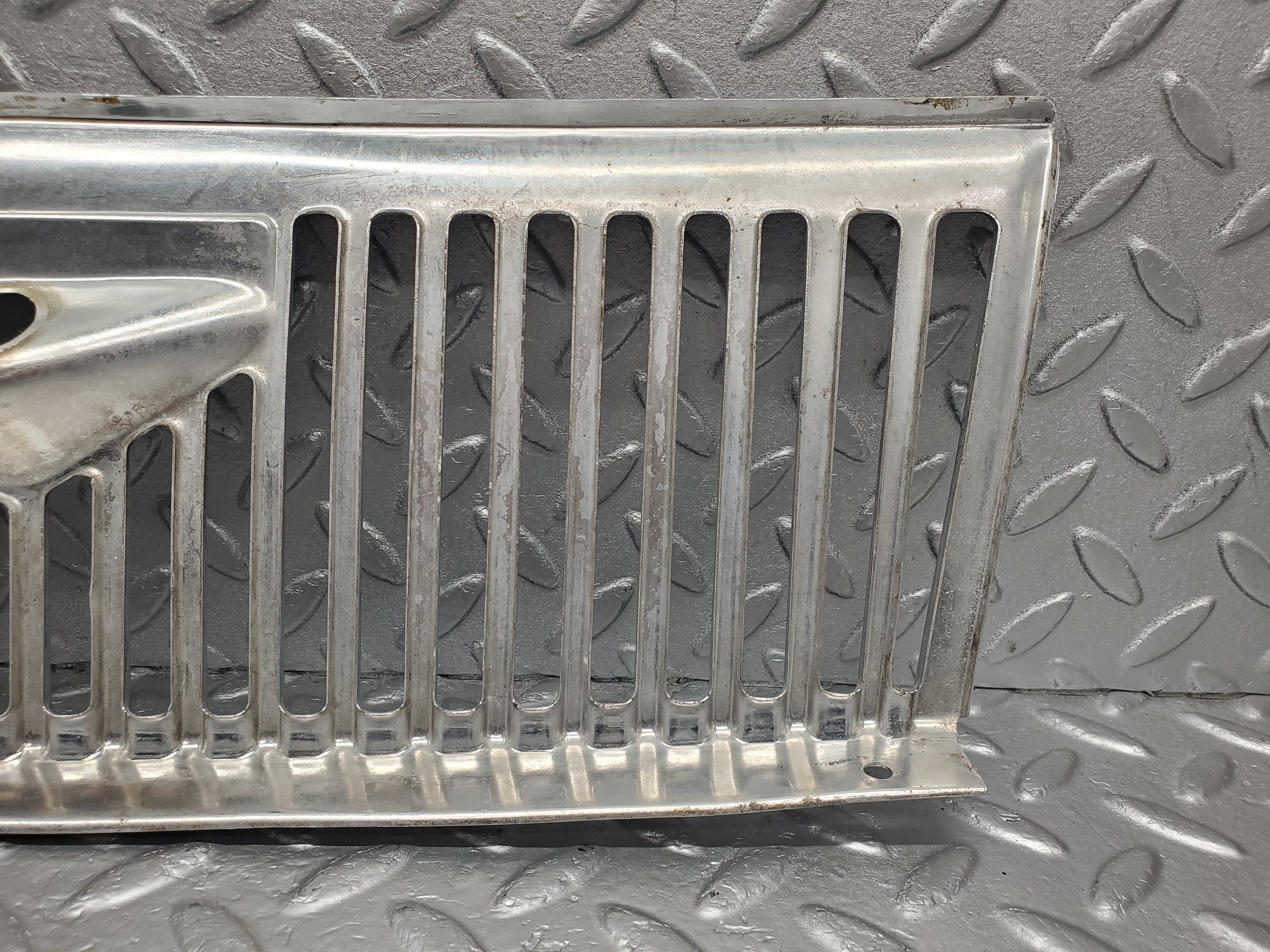 2115 Mercedes-Benz W116 350SE Chrome Air Vent Wiper Cover Grille