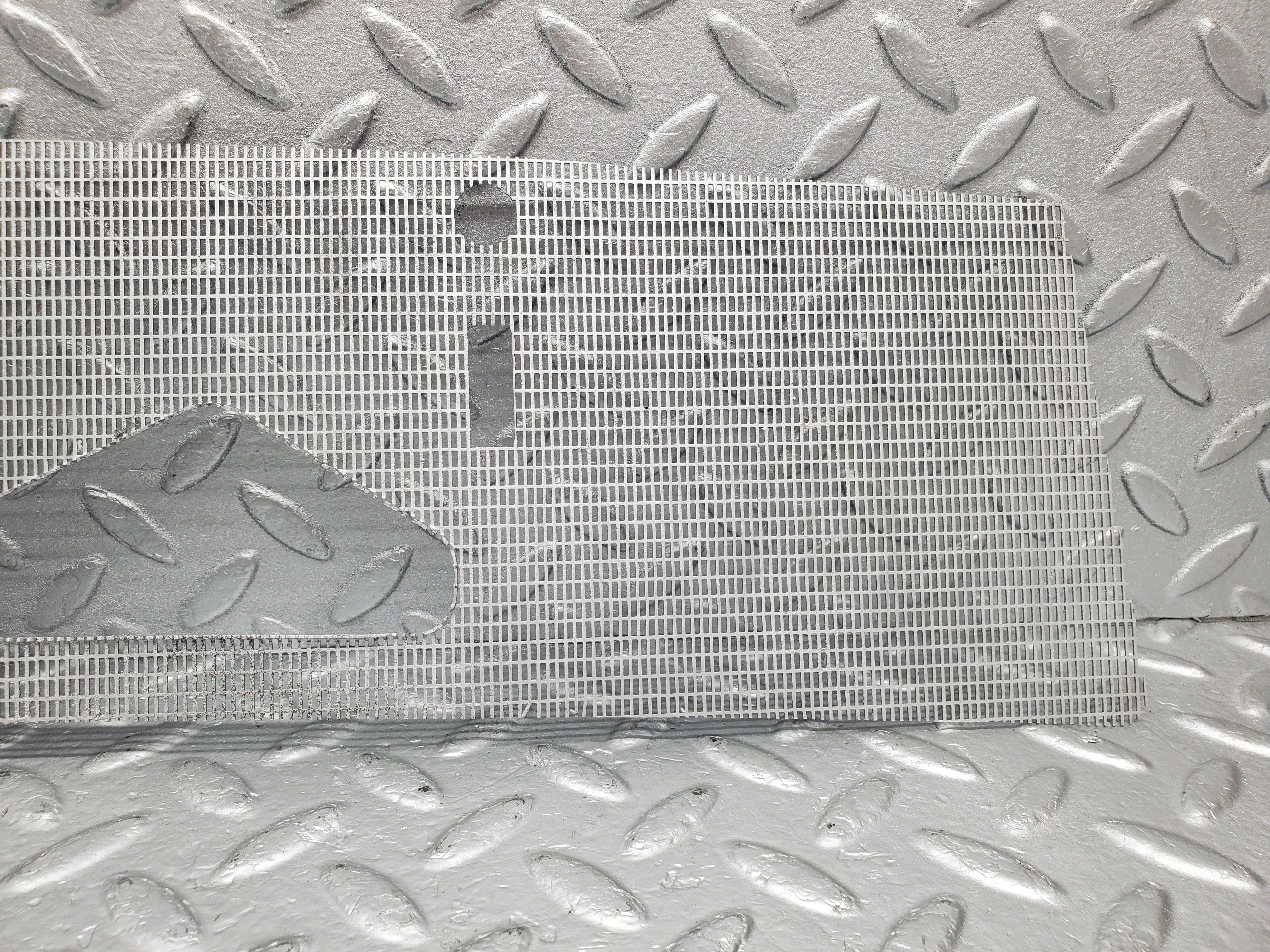 2129 Mercedes-Benz W116 350SE Lower Grille For Air Vent Grille