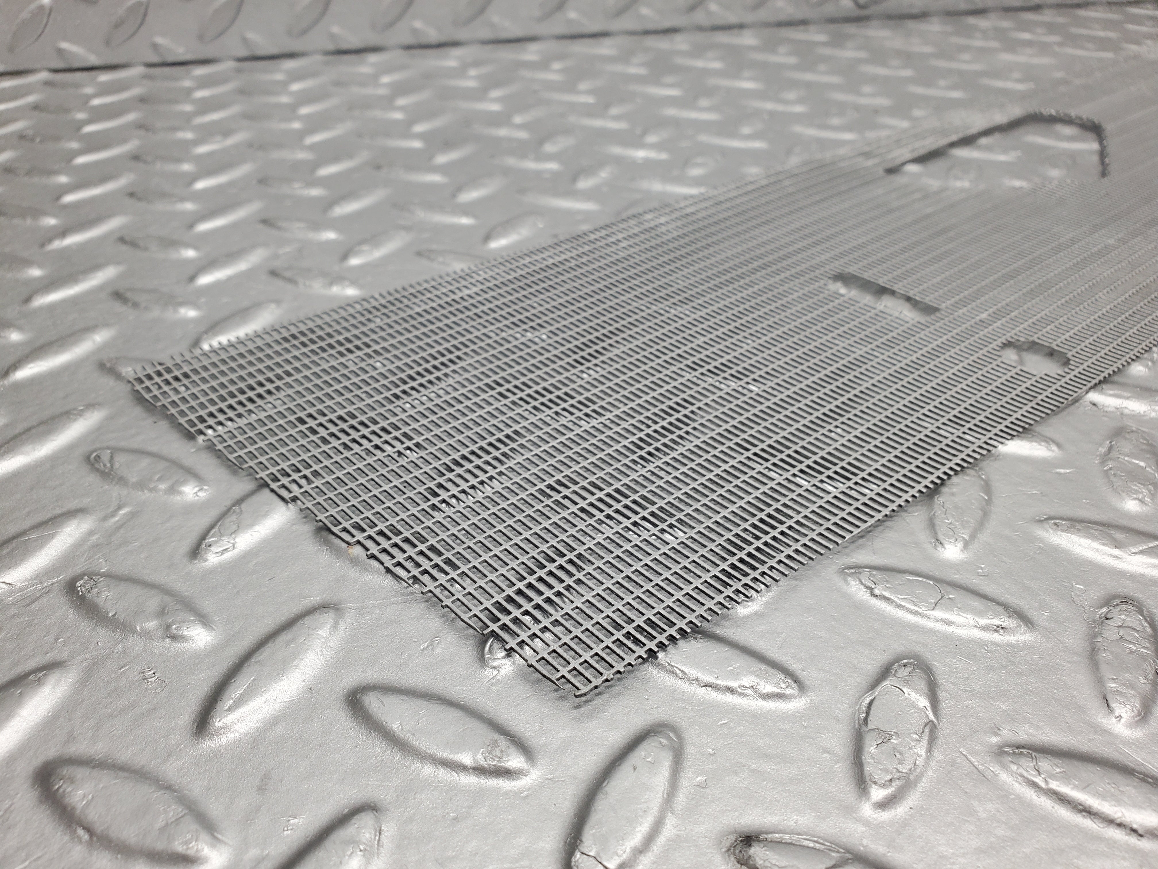 2129 Mercedes-Benz W116 350SE Lower Grille For Air Vent Grille