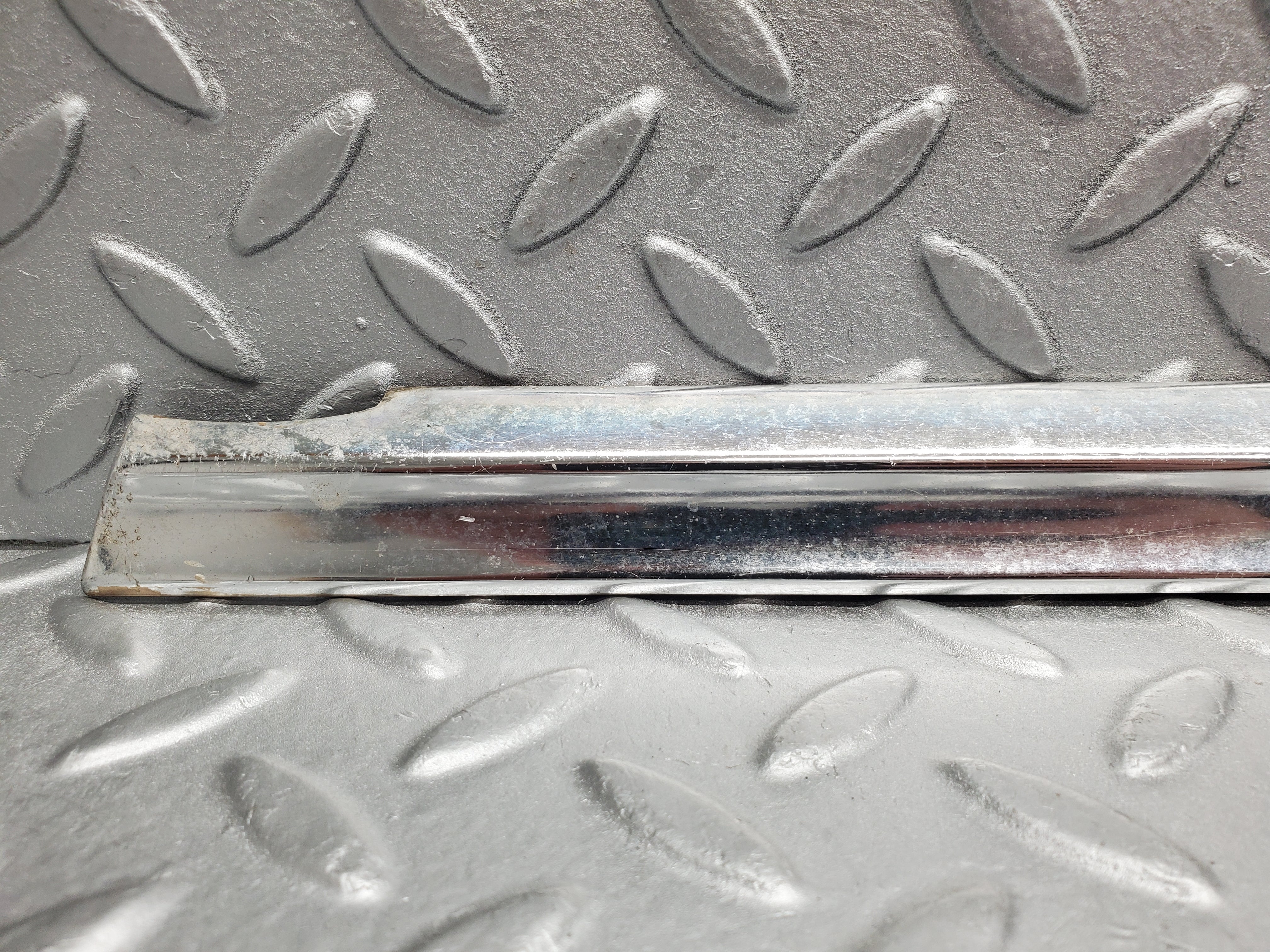 2130 Mercedes-Benz W116 350SE Rear Right Door Chrome Trim