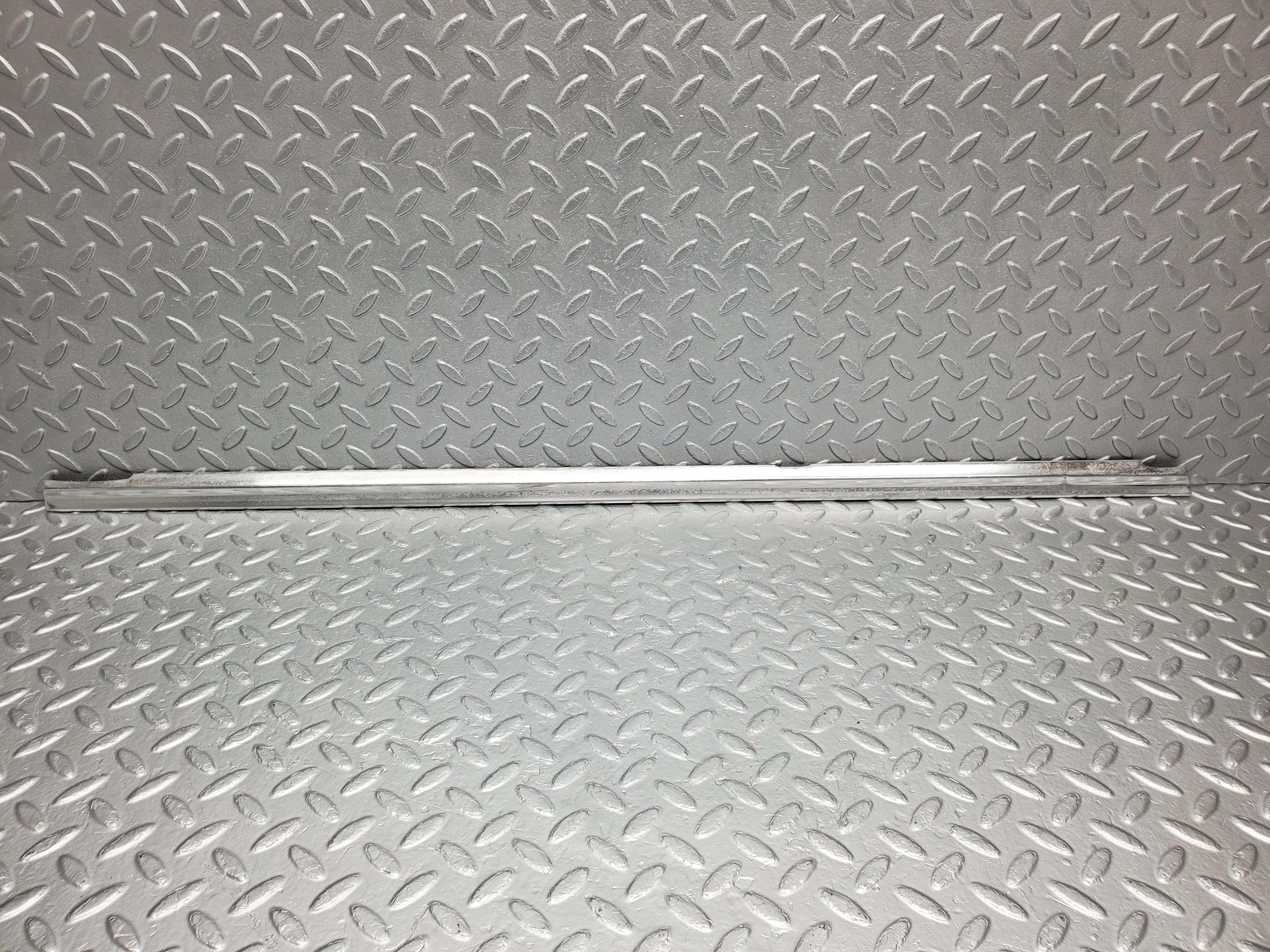 2131 Mercedes-Benz W116 350SE Rear Left Door Chrome Trim