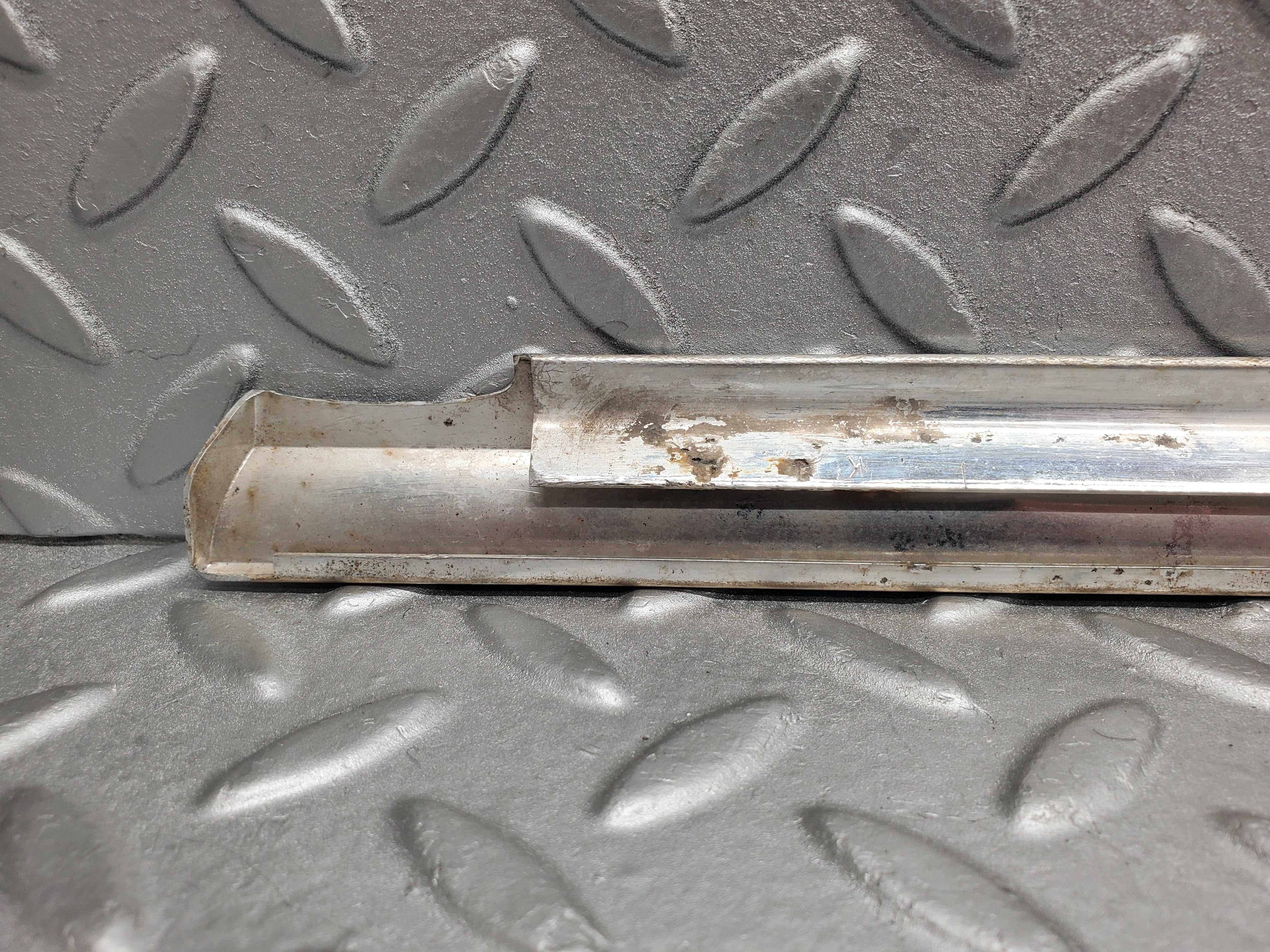 2131 Mercedes-Benz W116 350SE Rear Left Door Chrome Trim