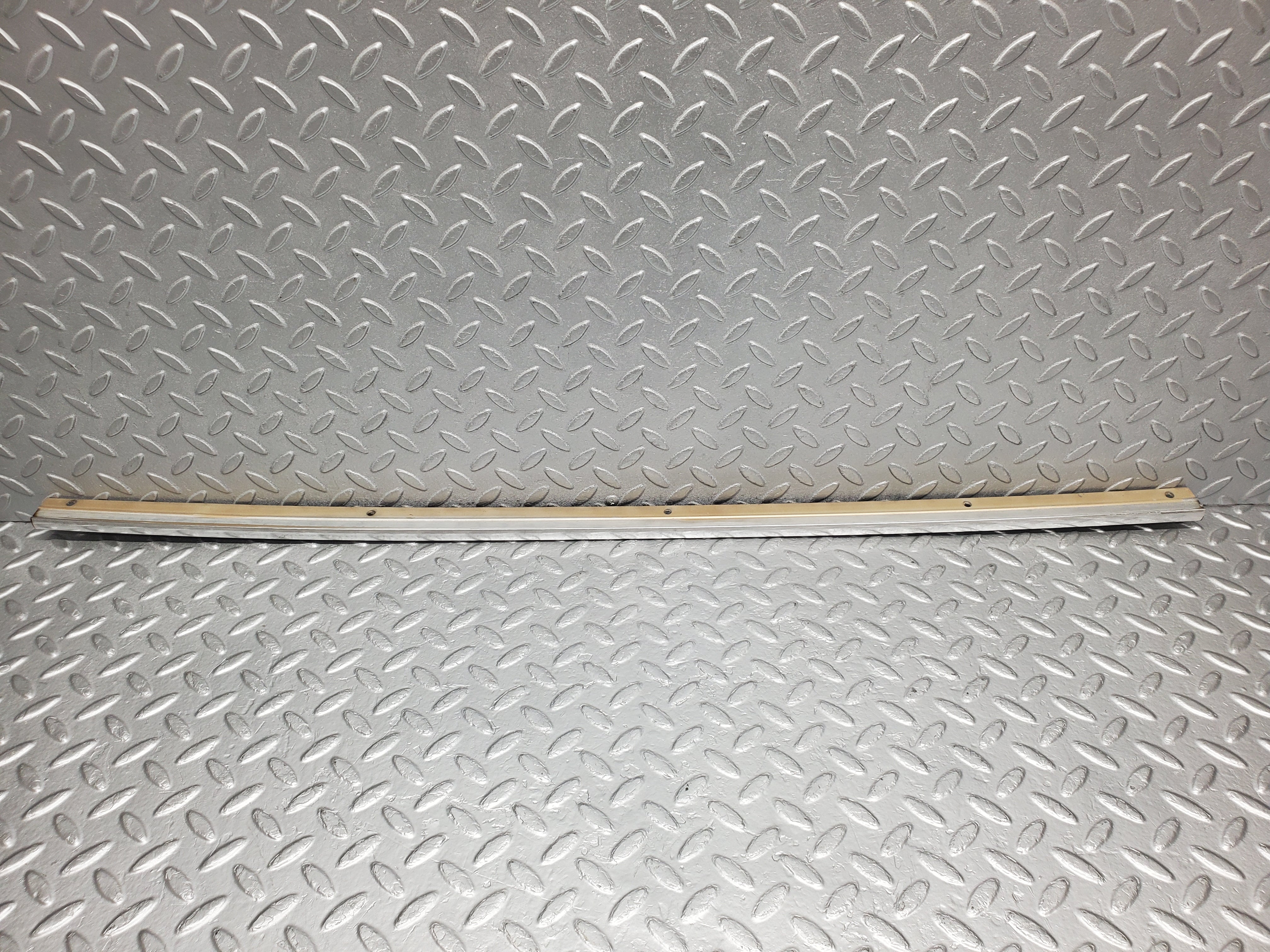 2134 Mercedes-Benz W116 350SE Centre Roof Chrome Trim Left Side