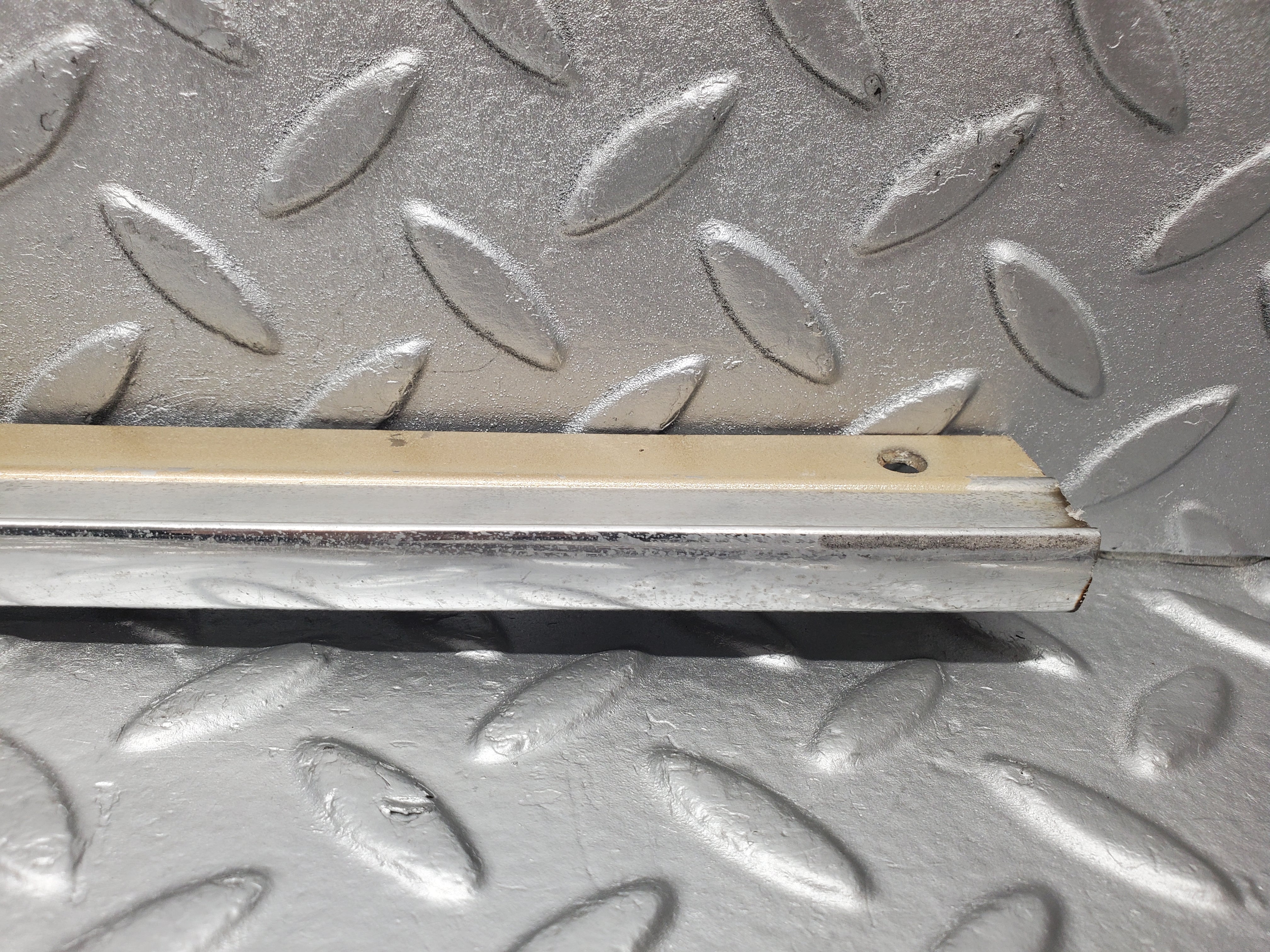 2134 Mercedes-Benz W116 350SE Centre Roof Chrome Trim Left Side