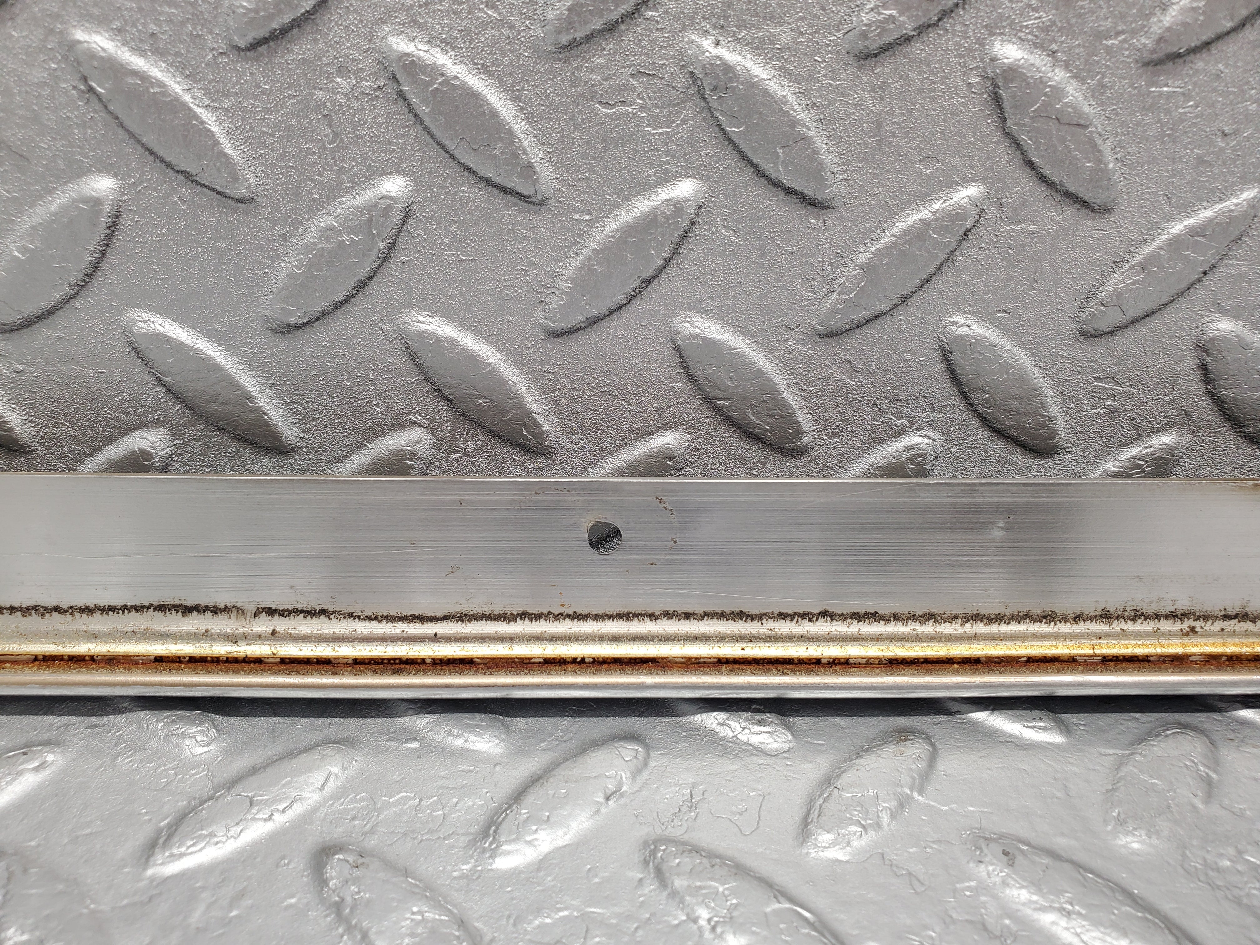 2134 Mercedes-Benz W116 350SE Centre Roof Chrome Trim Left Side