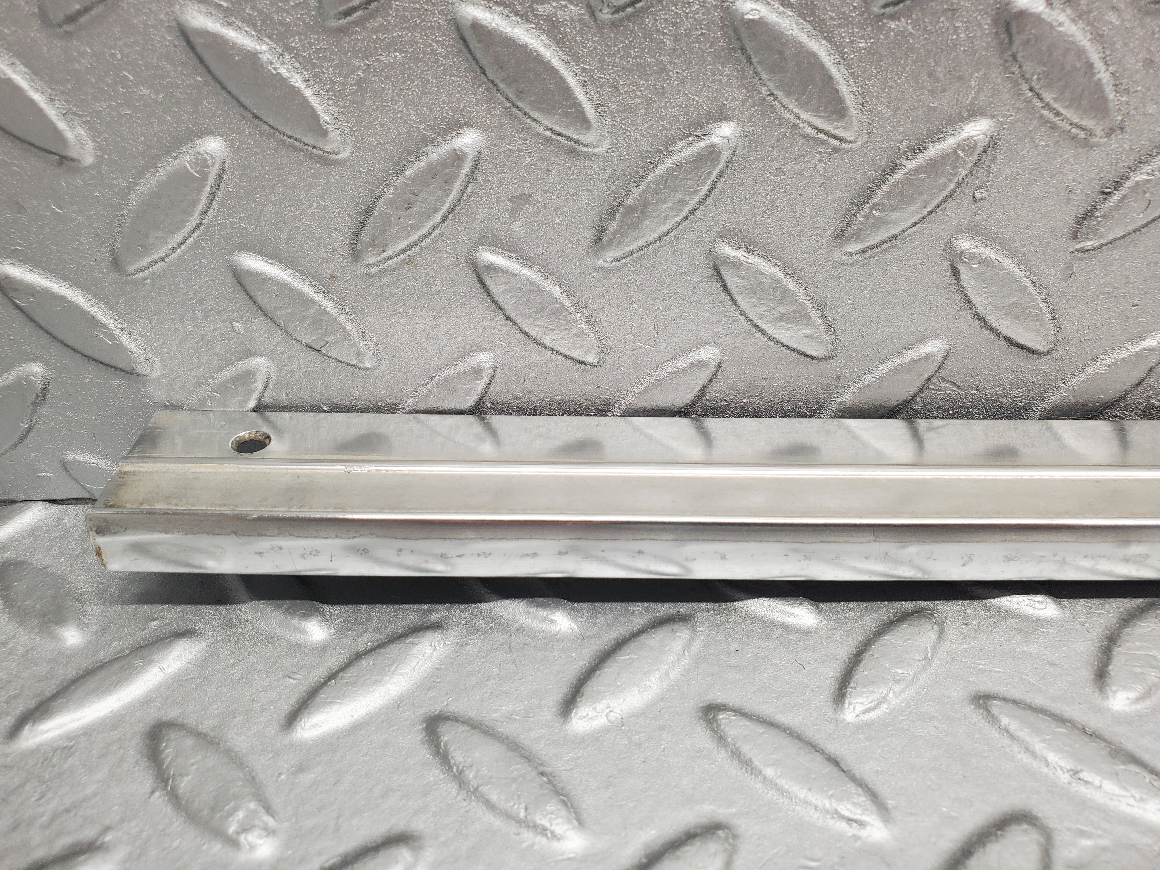 2135 Mercedes-Benz W116 350SE Centre Roof Chrome Trim Right Side