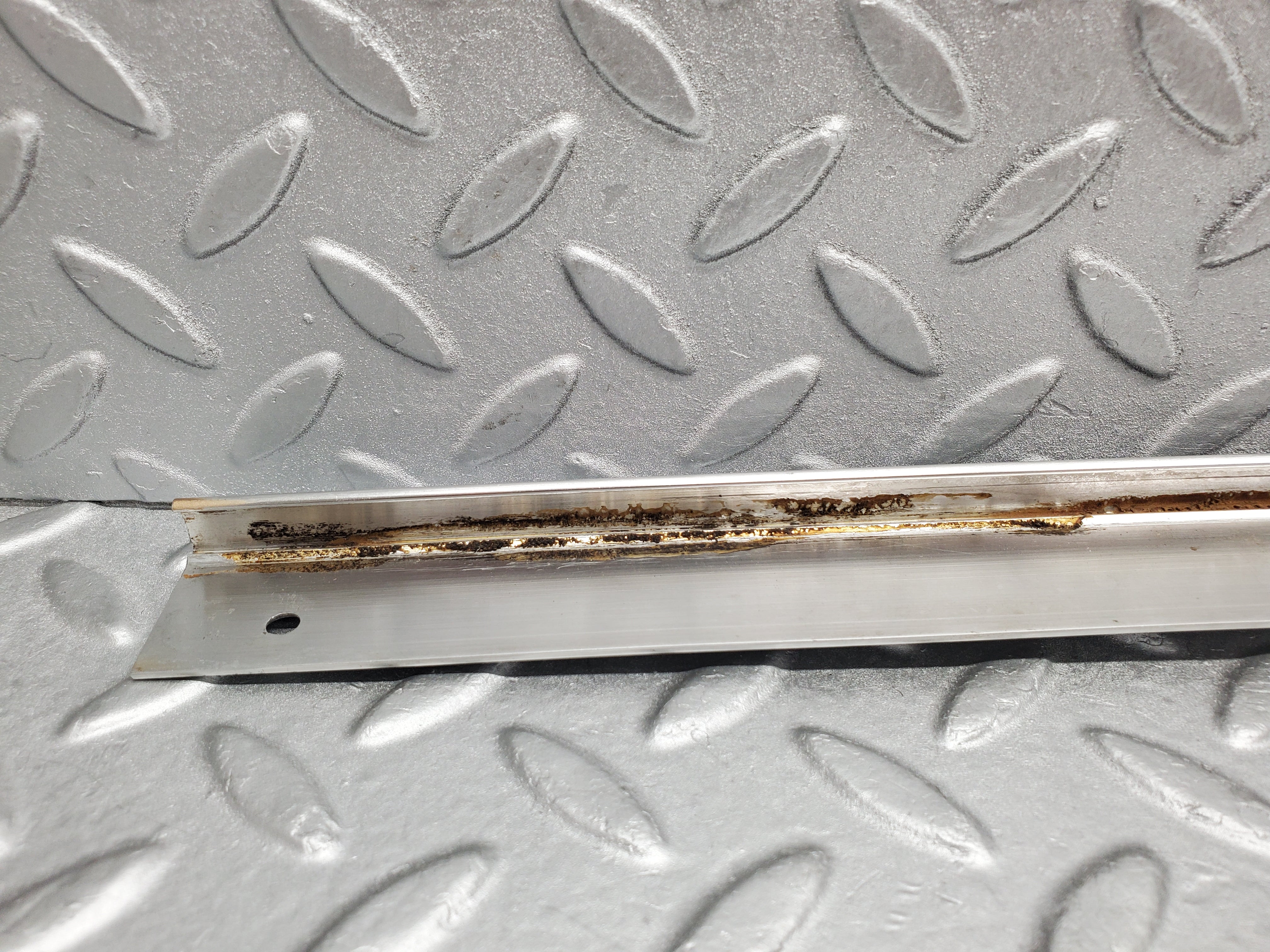 2135 Mercedes-Benz W116 350SE Centre Roof Chrome Trim Right Side