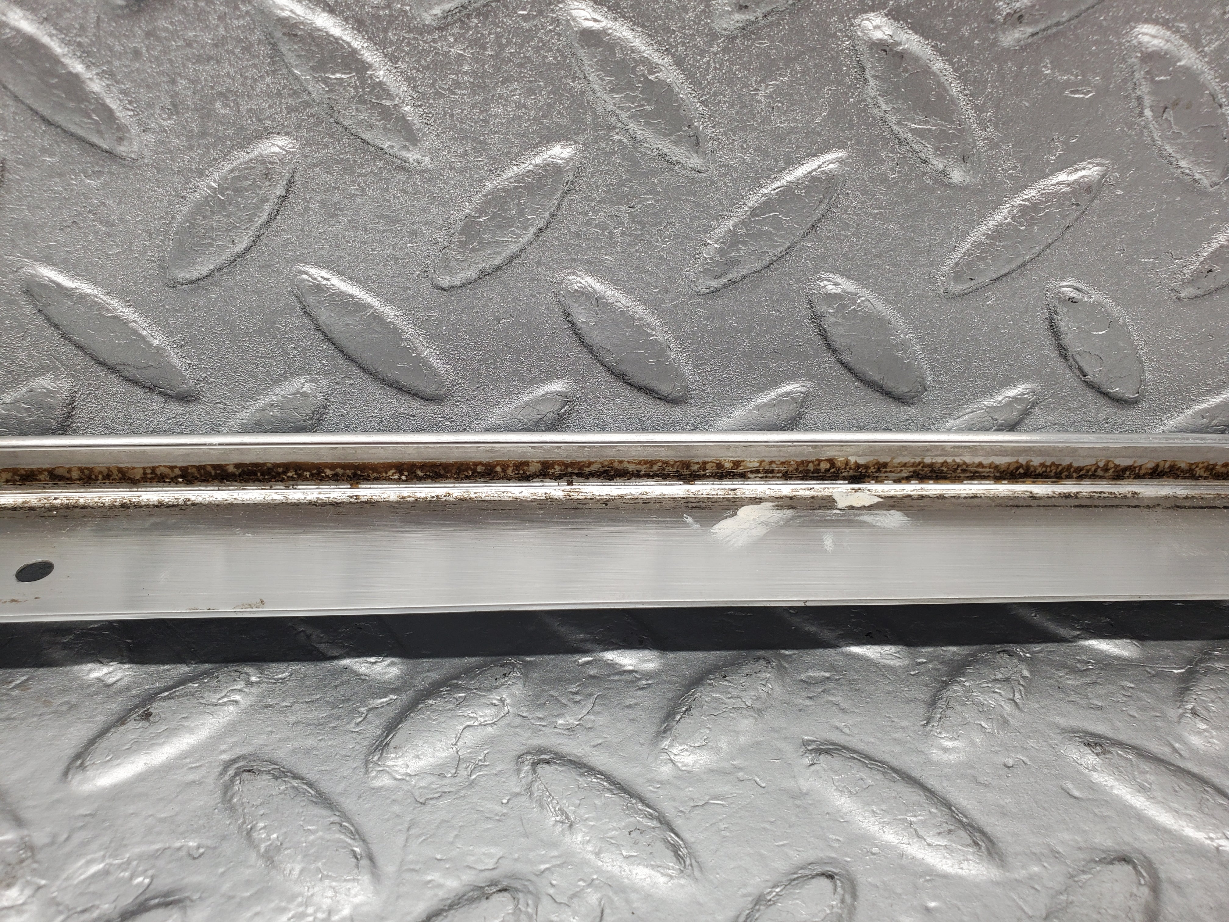 2135 Mercedes-Benz W116 350SE Centre Roof Chrome Trim Right Side