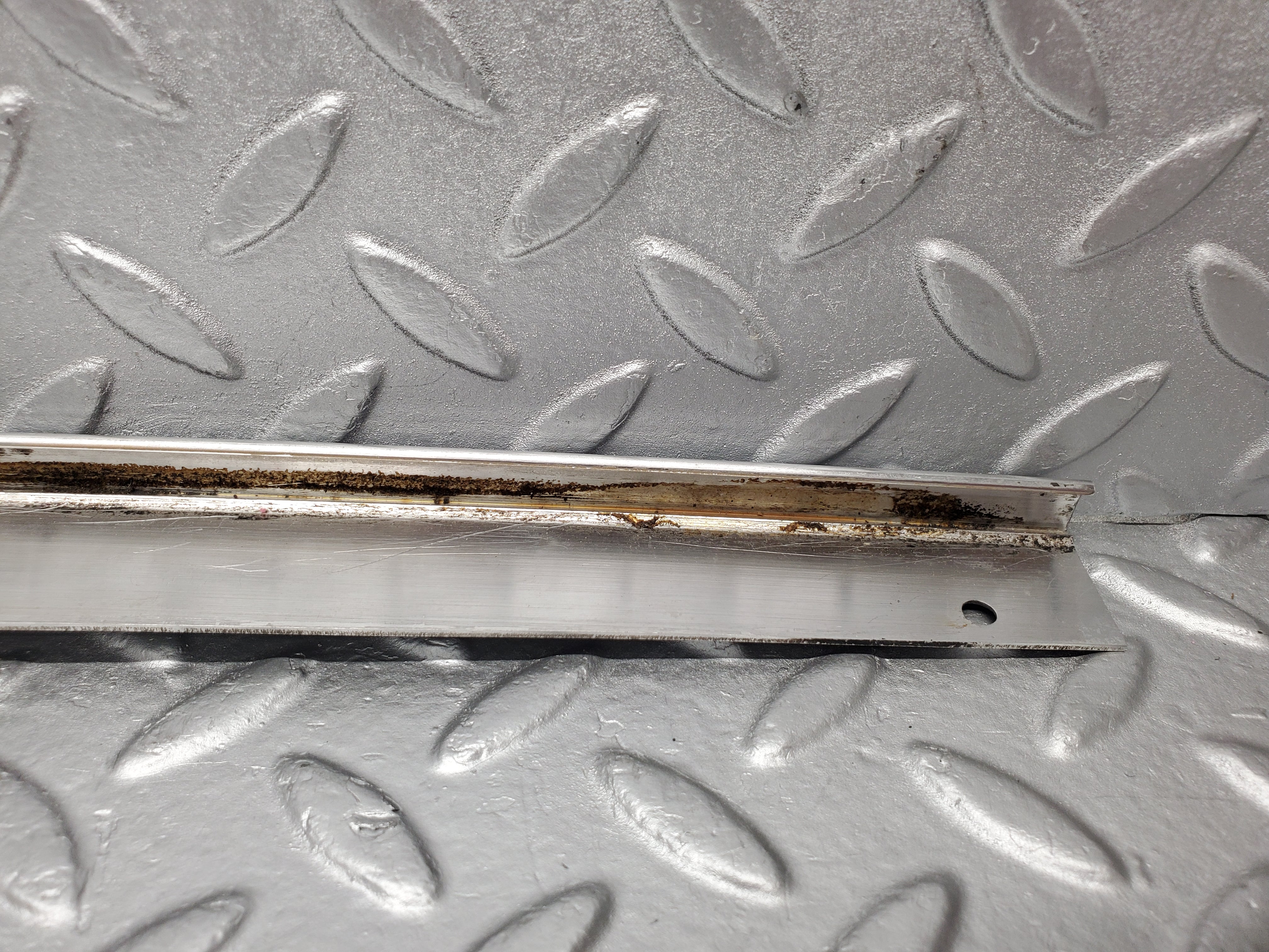 2135 Mercedes-Benz W116 350SE Centre Roof Chrome Trim Right Side