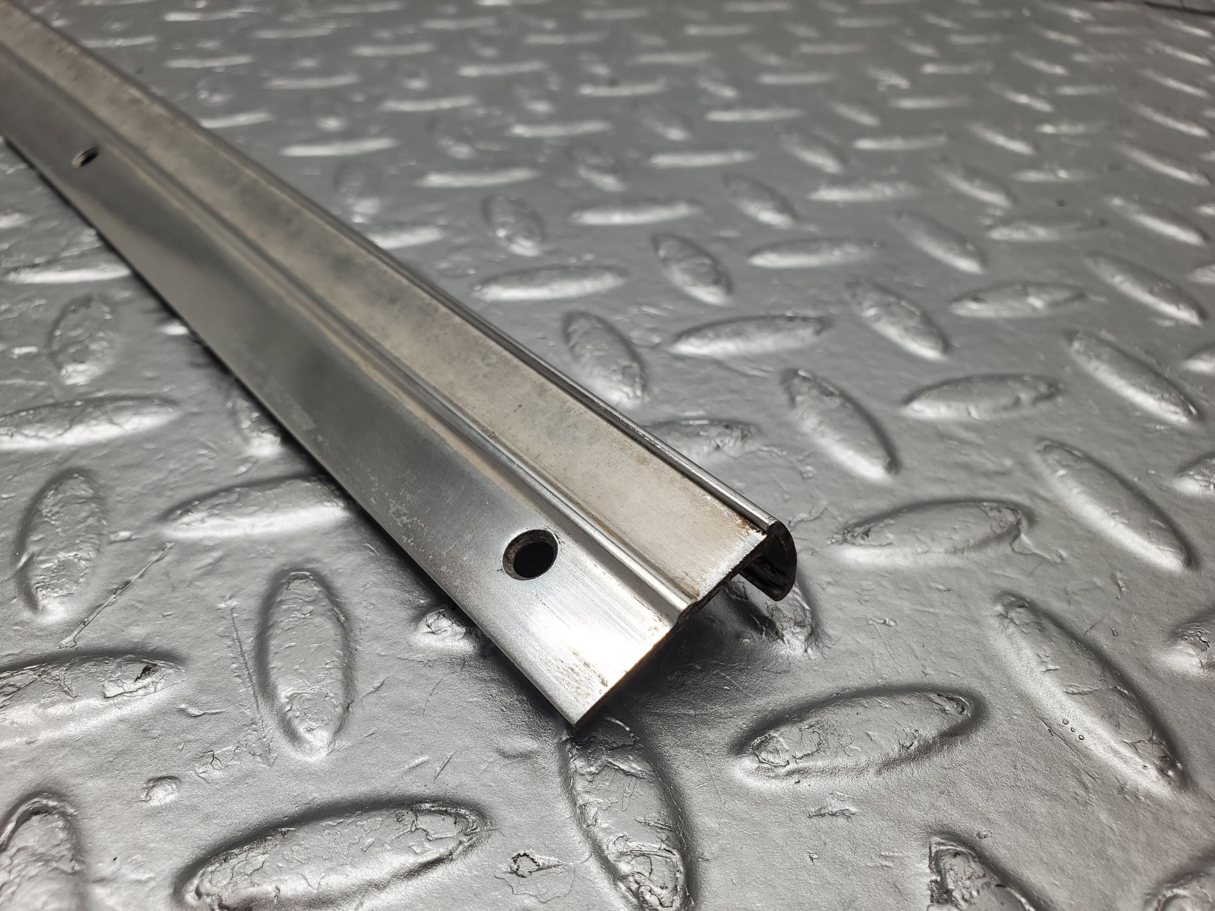 2135 Mercedes-Benz W116 350SE Centre Roof Chrome Trim Right Side