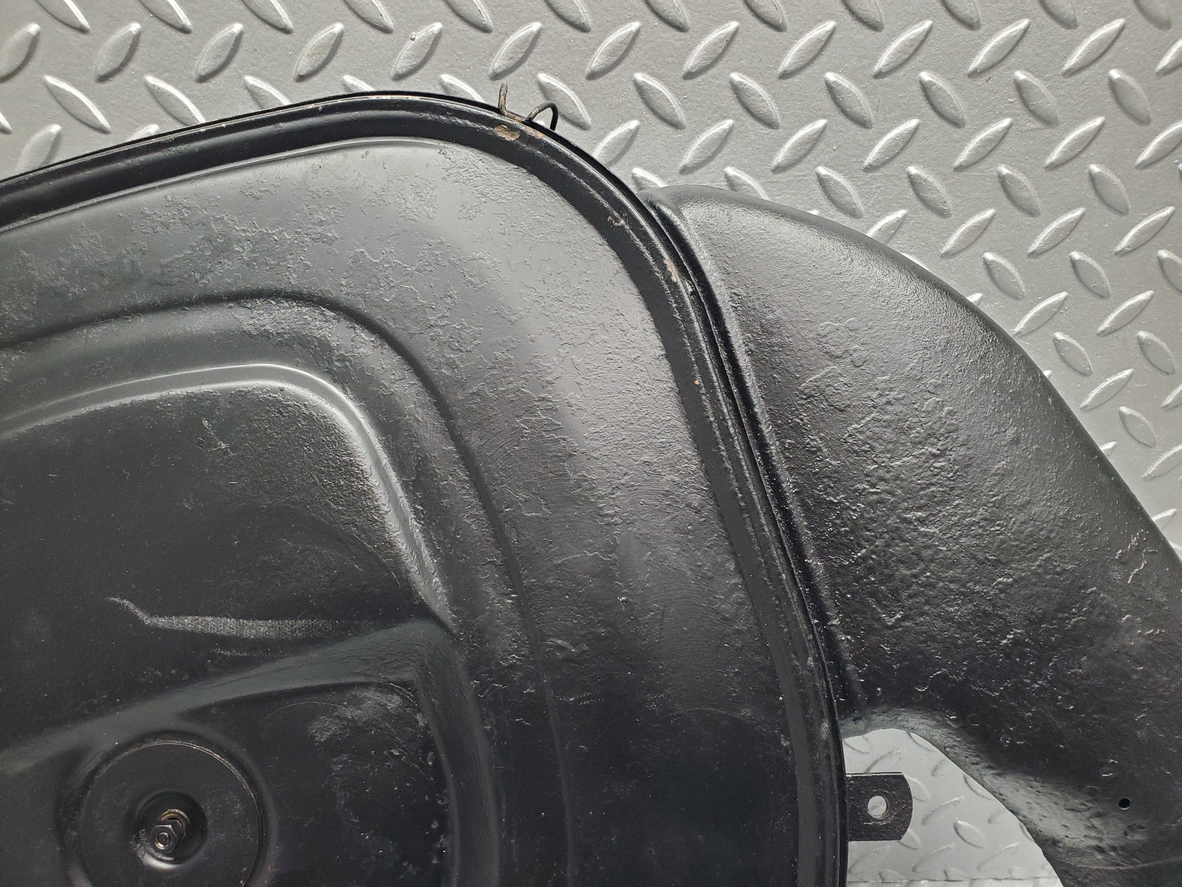 2137 Mercedes-Benz W116 350SE Air Filter Housing 4517485106