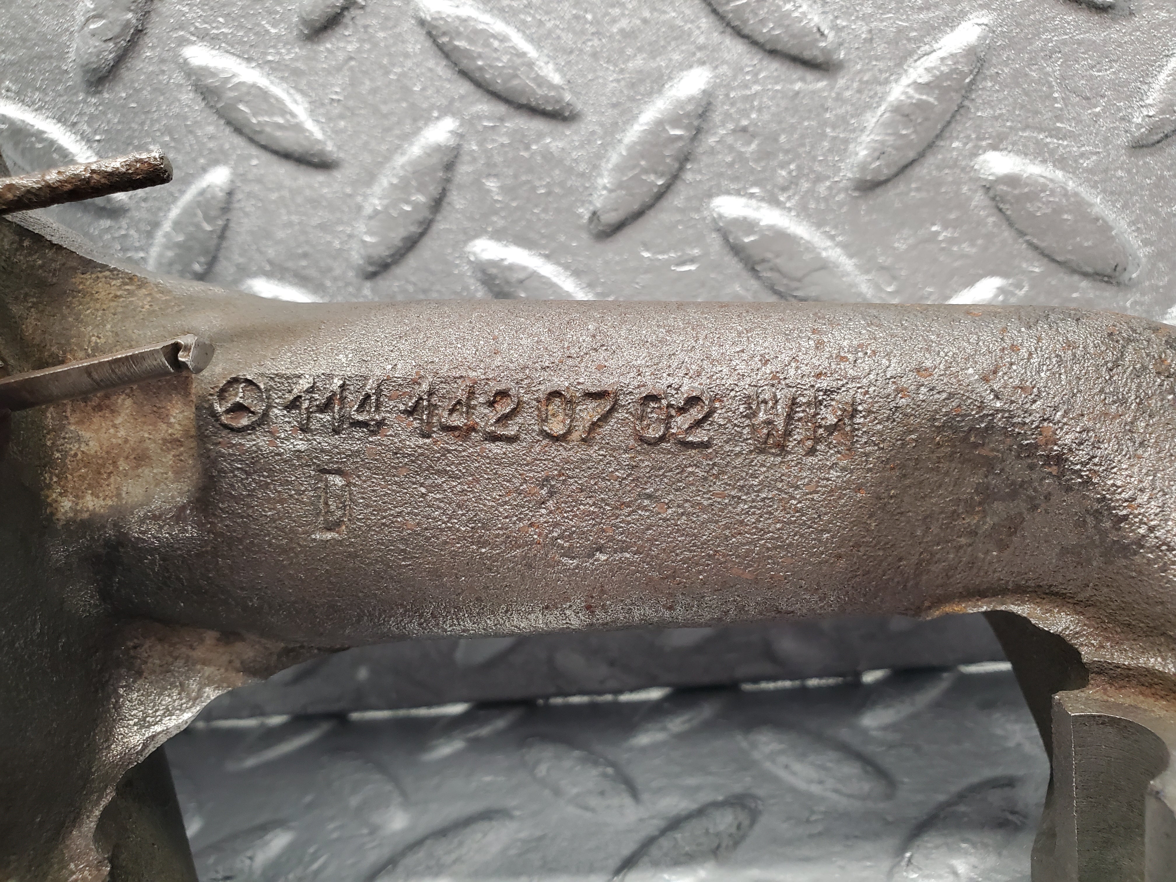 2141 Mercedes-Benz W108 280SE Exhaust Manifold 1141420702