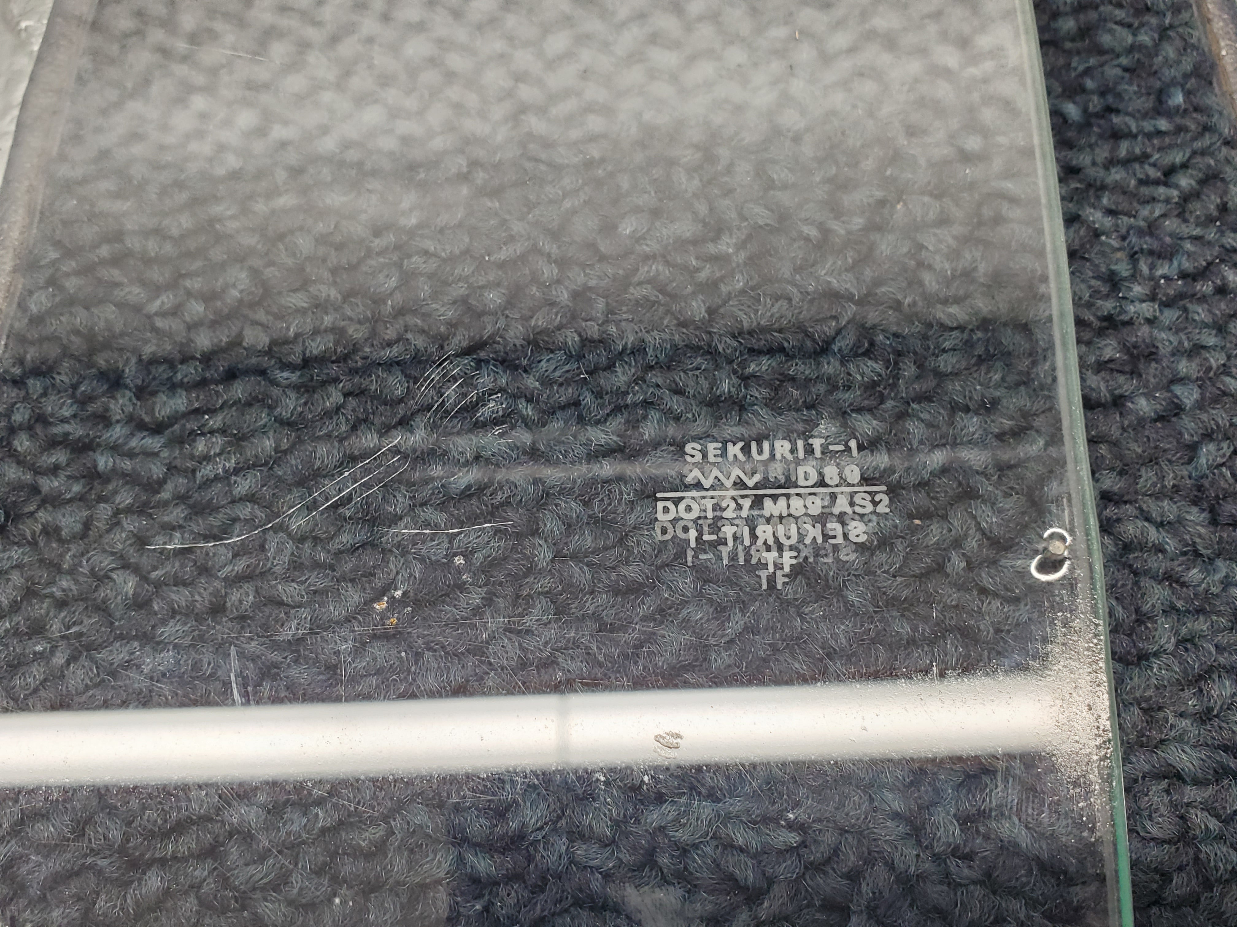 2144 Mercedes-Benz W108 280SE Front Left Door Glass