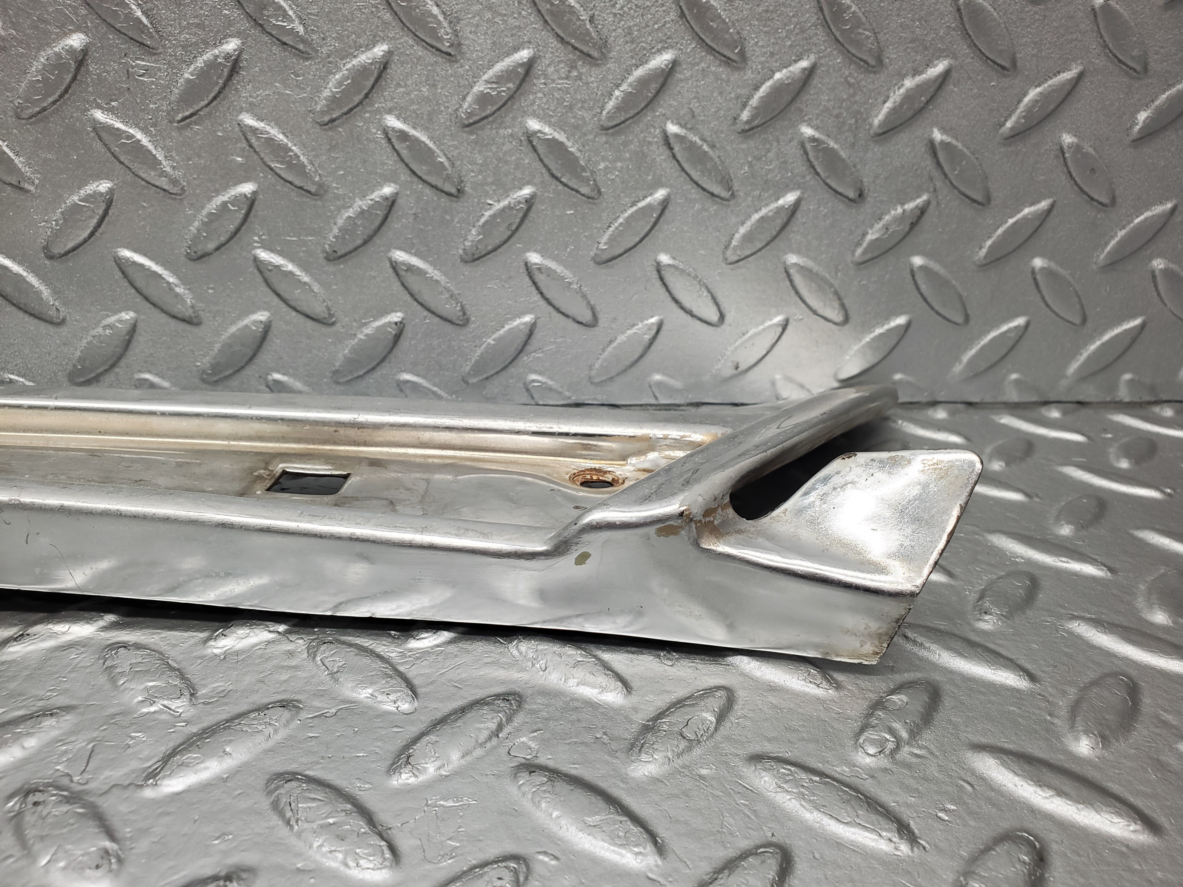 2167 Mercedes-Benz W116 350SE Front Right A Pillar Chrome Moulding Trim