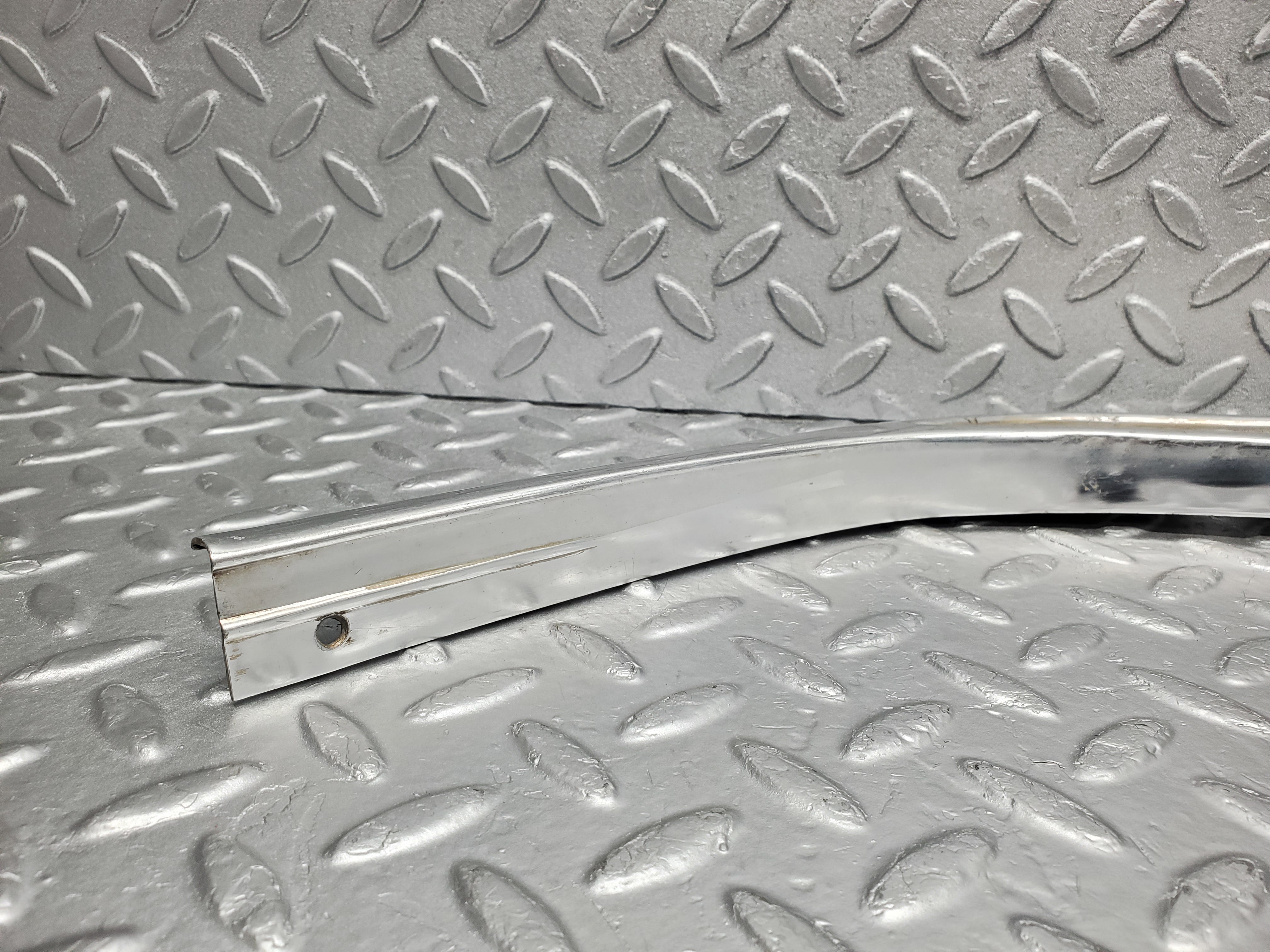 2167 Mercedes-Benz W116 350SE Front Right A Pillar Chrome Moulding Trim