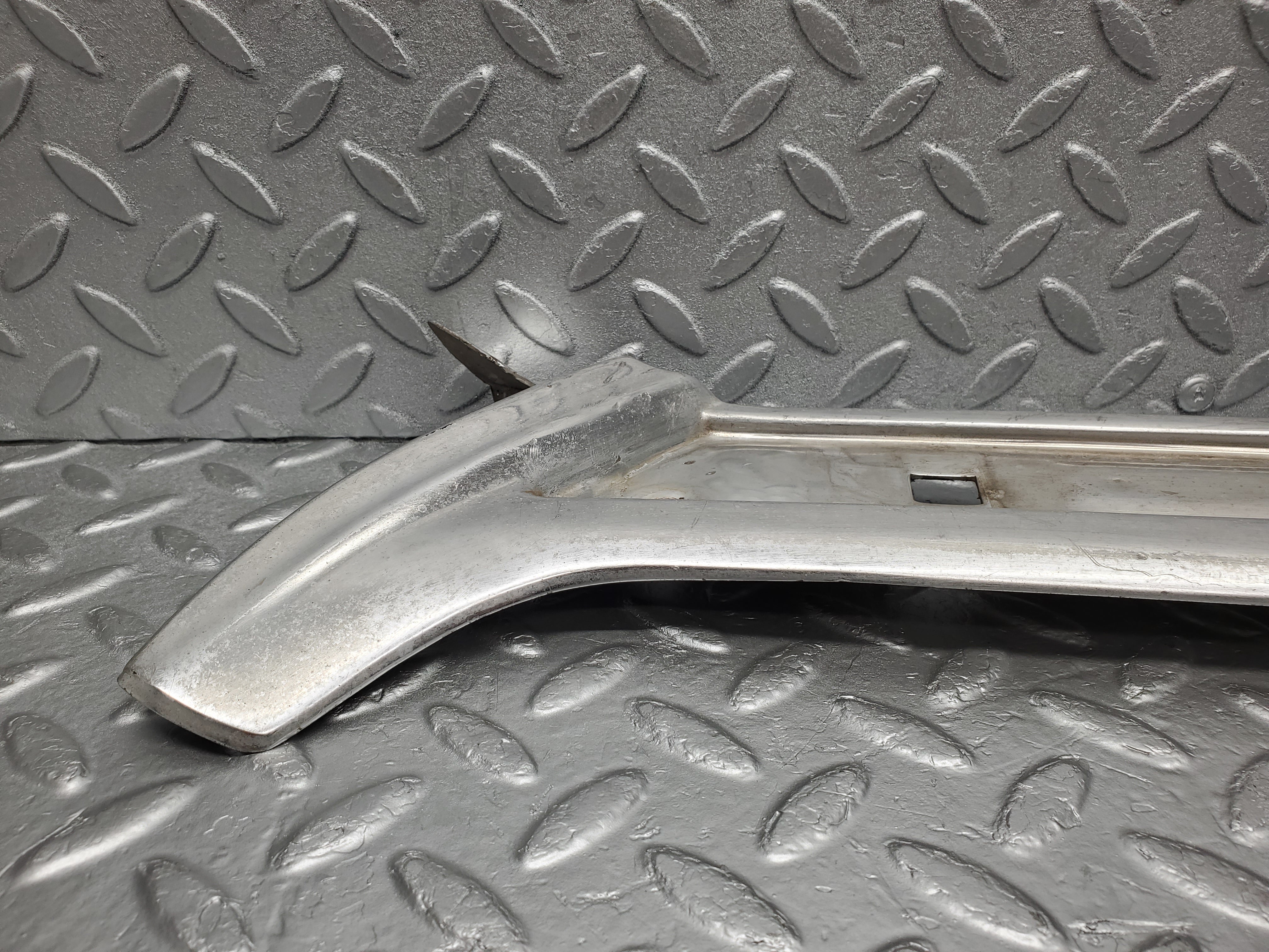 2167 Mercedes-Benz W116 350SE Front Right A Pillar Chrome Moulding Trim