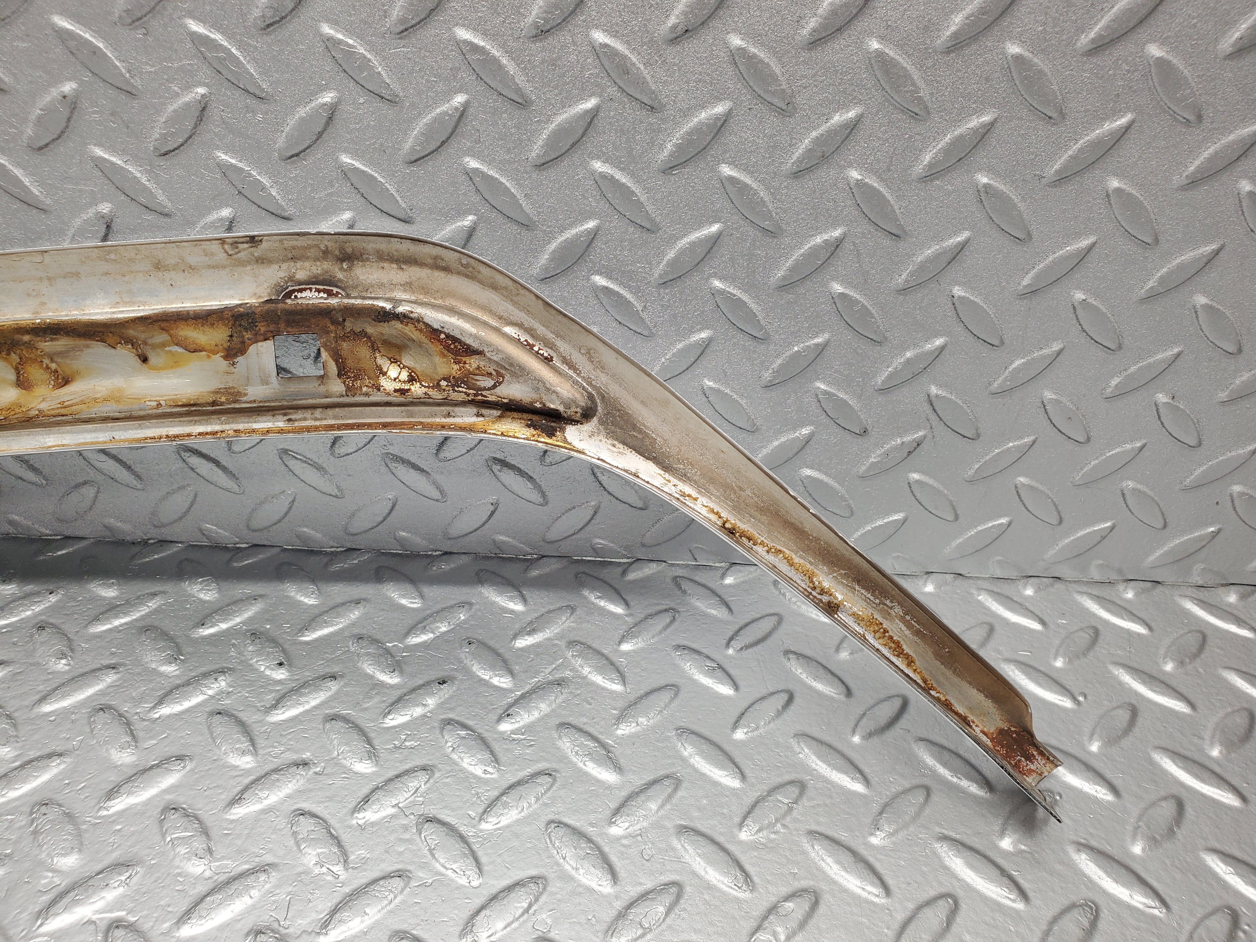 2167 Mercedes-Benz W116 350SE Front Right A Pillar Chrome Moulding Trim