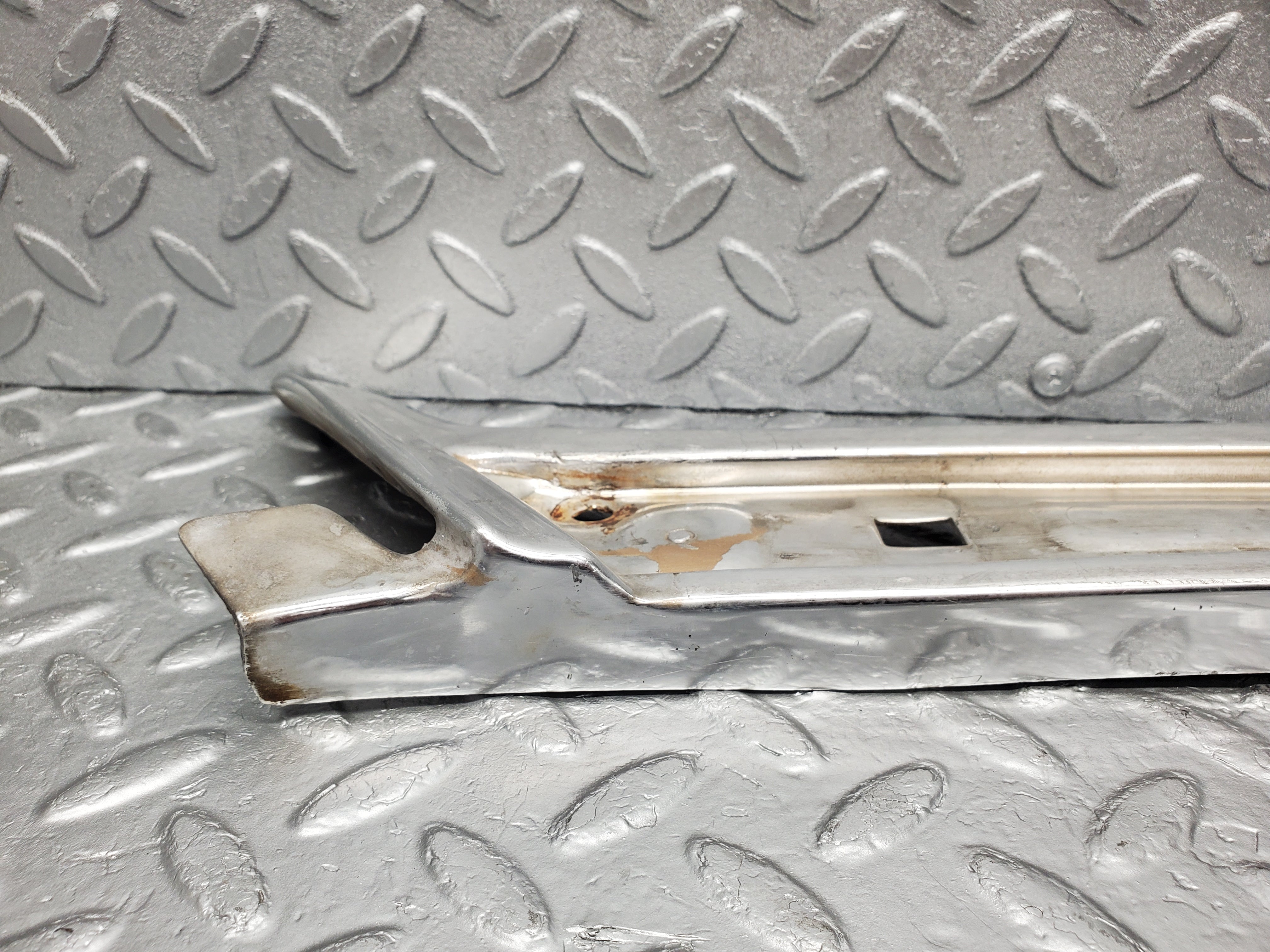 2168 Mercedes-Benz W116 350SE Front Left A Pillar Chrome Moulding Trim