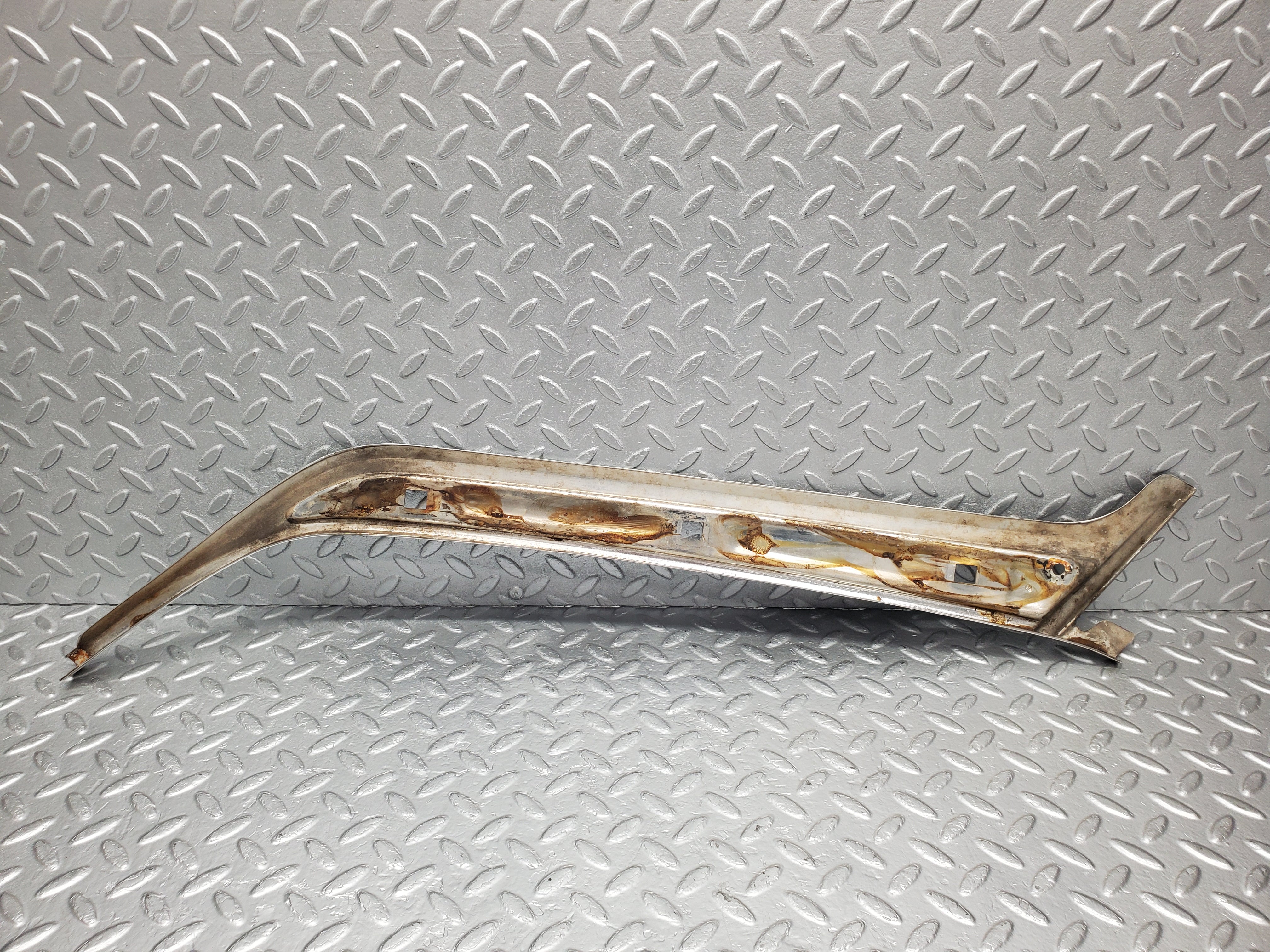 2168 Mercedes-Benz W116 350SE Front Left A Pillar Chrome Moulding Trim