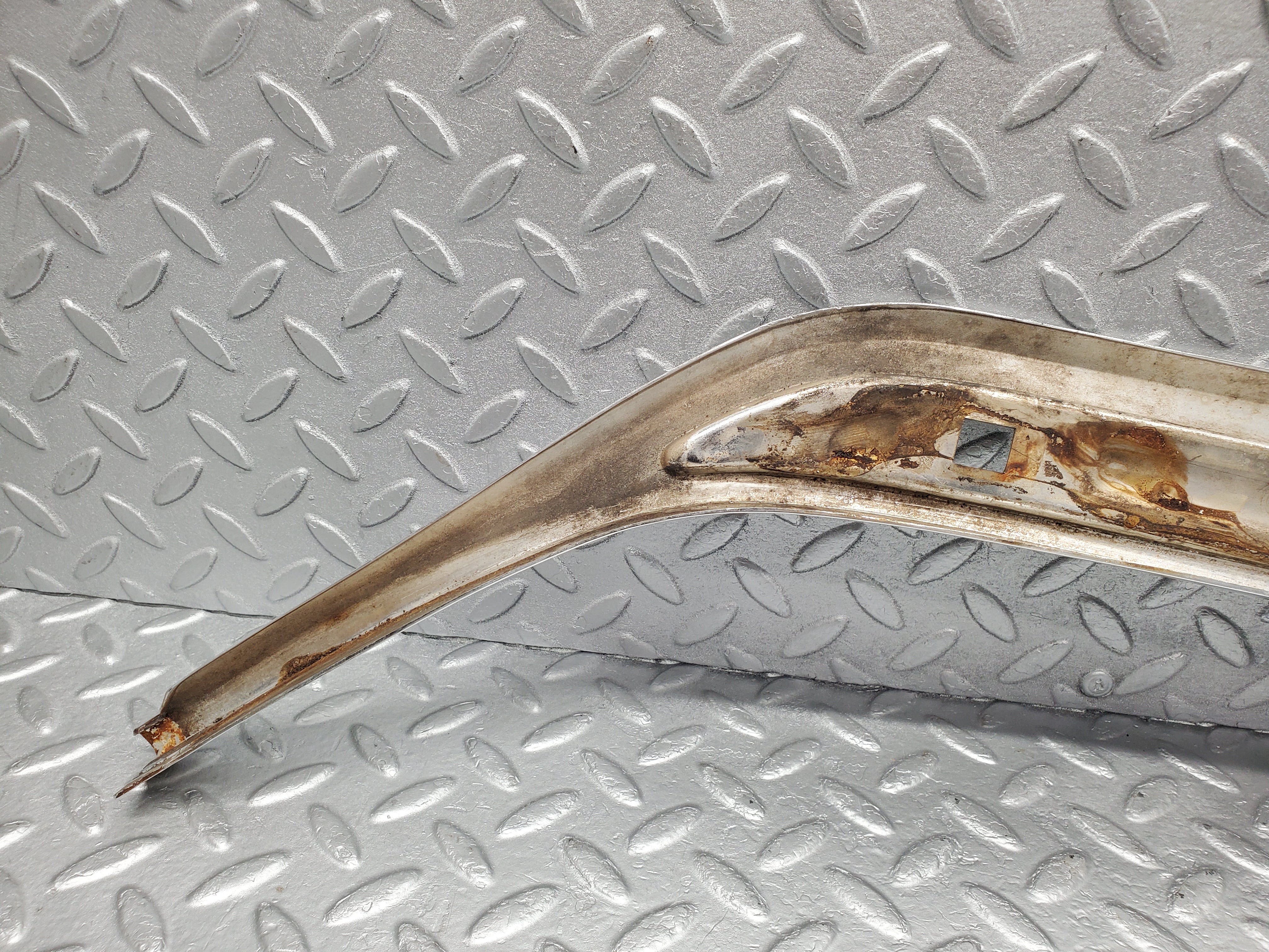 2168 Mercedes-Benz W116 350SE Front Left A Pillar Chrome Moulding Trim