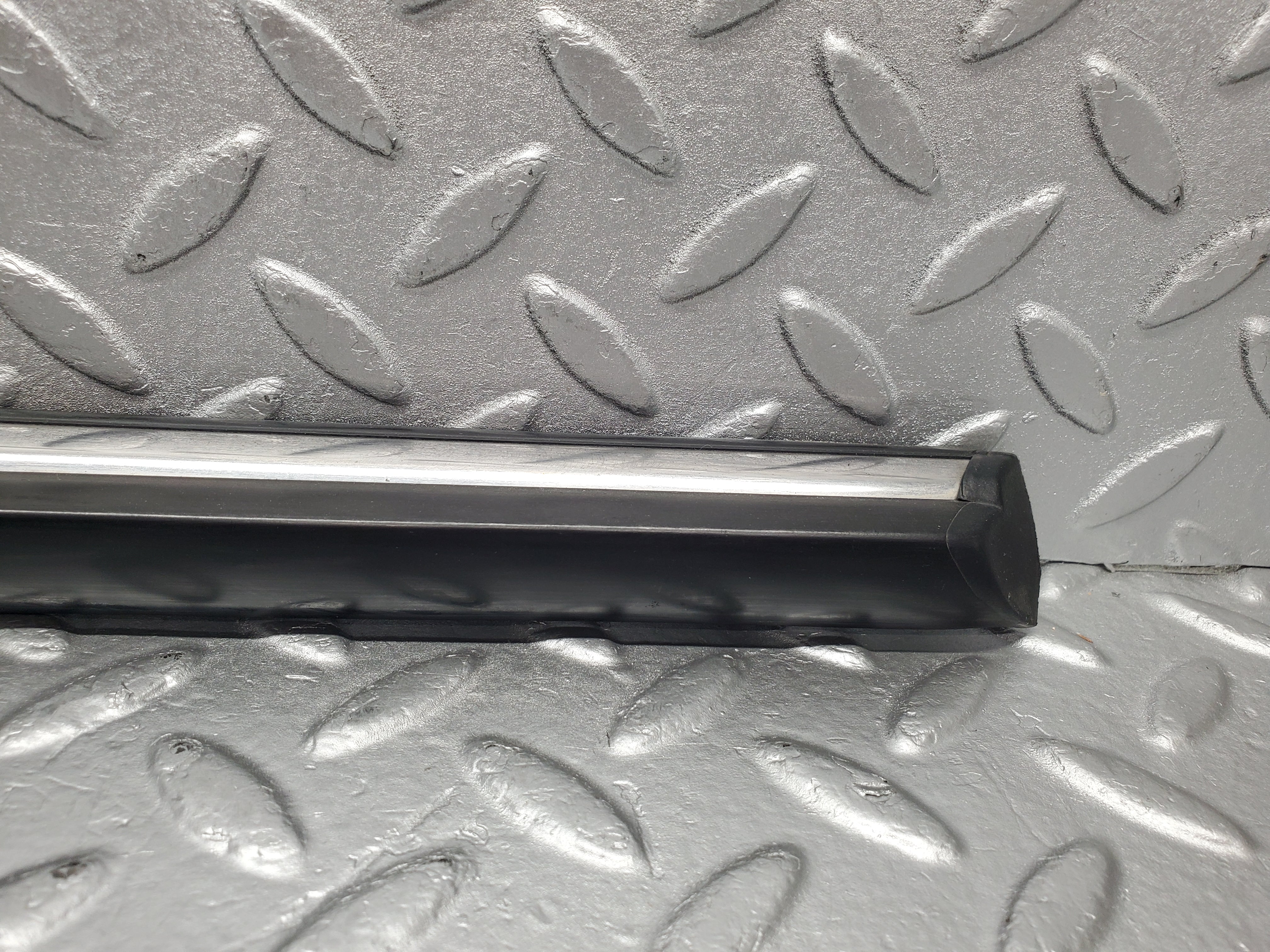 2169 Mercedes-Benz W116 350SE Rear Right Door Centre Moulding Trim