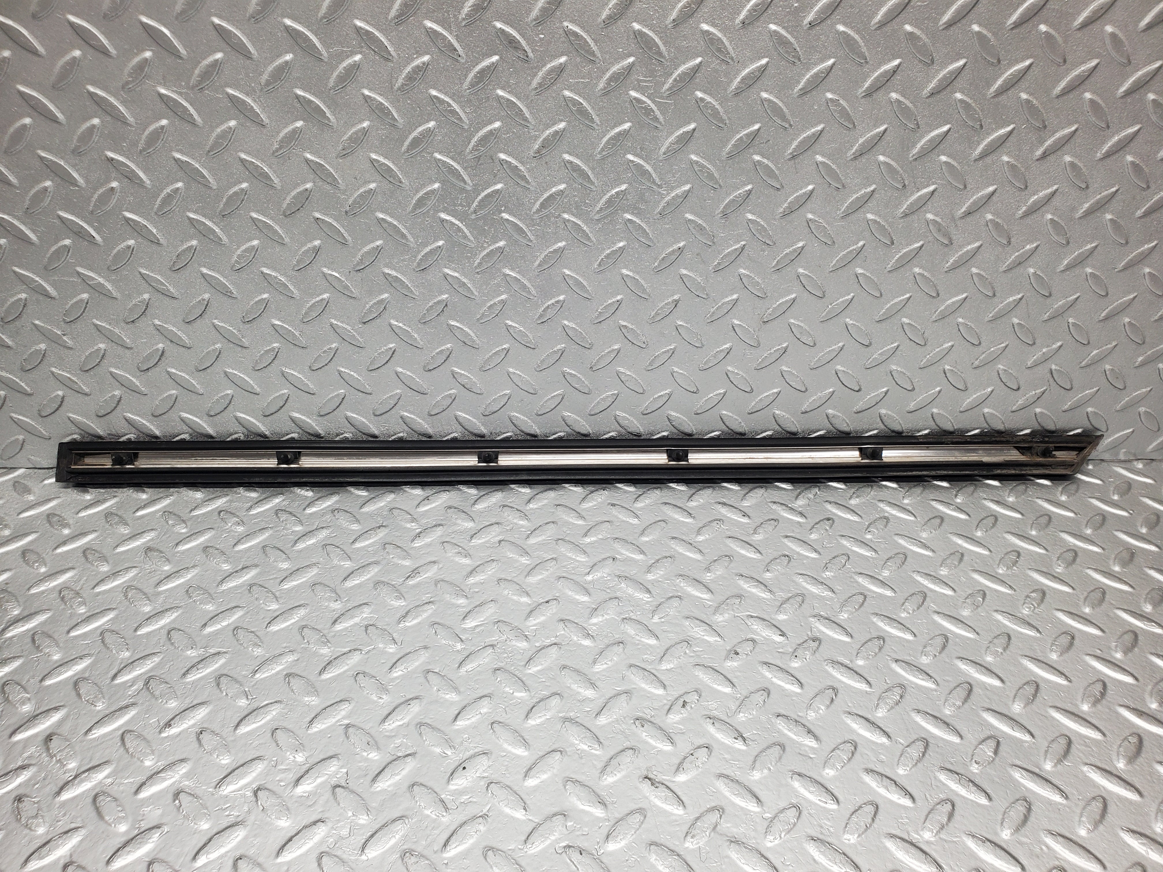 2169 Mercedes-Benz W116 350SE Rear Right Door Centre Moulding Trim