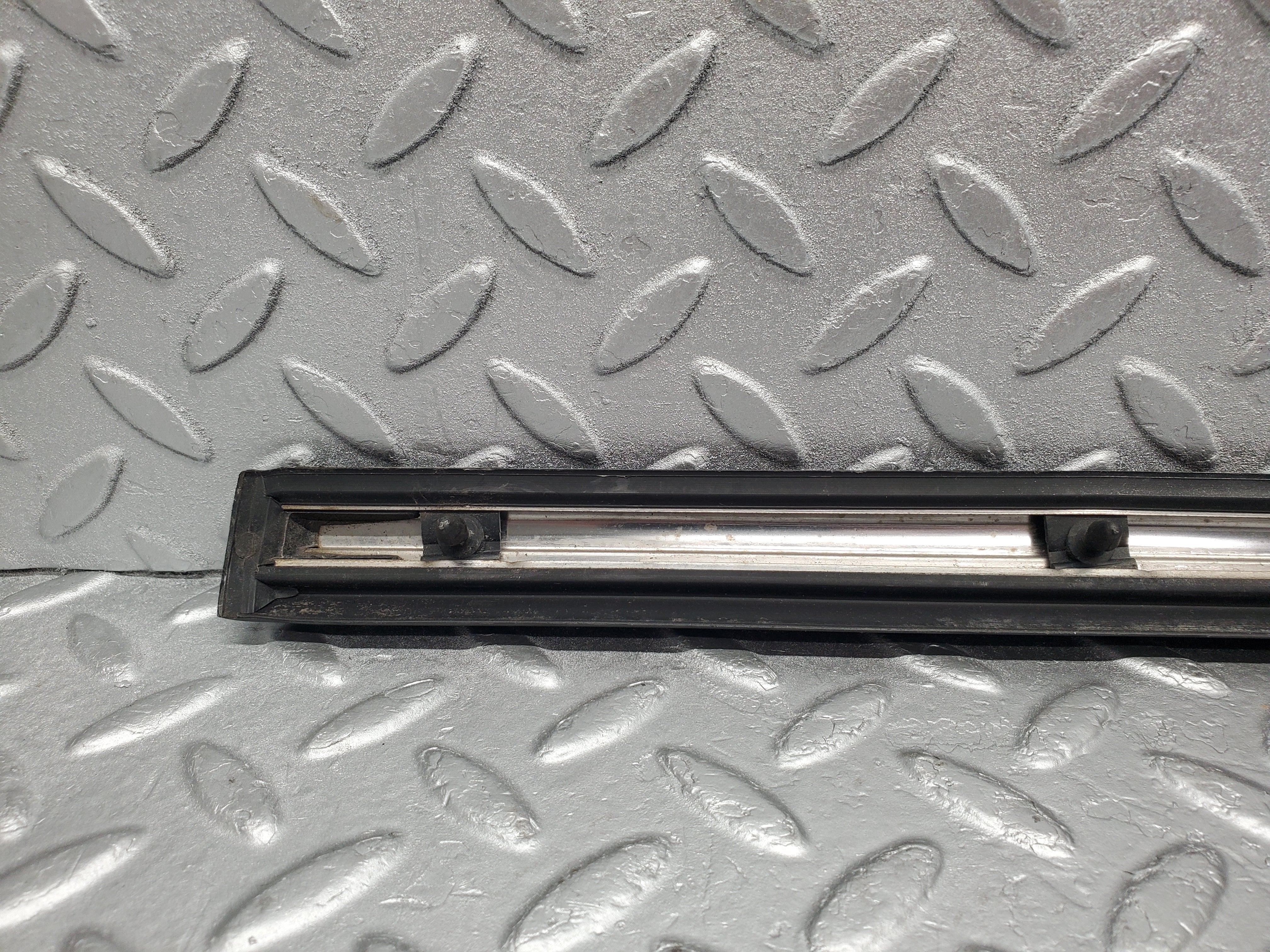 2169 Mercedes-Benz W116 350SE Rear Right Door Centre Moulding Trim